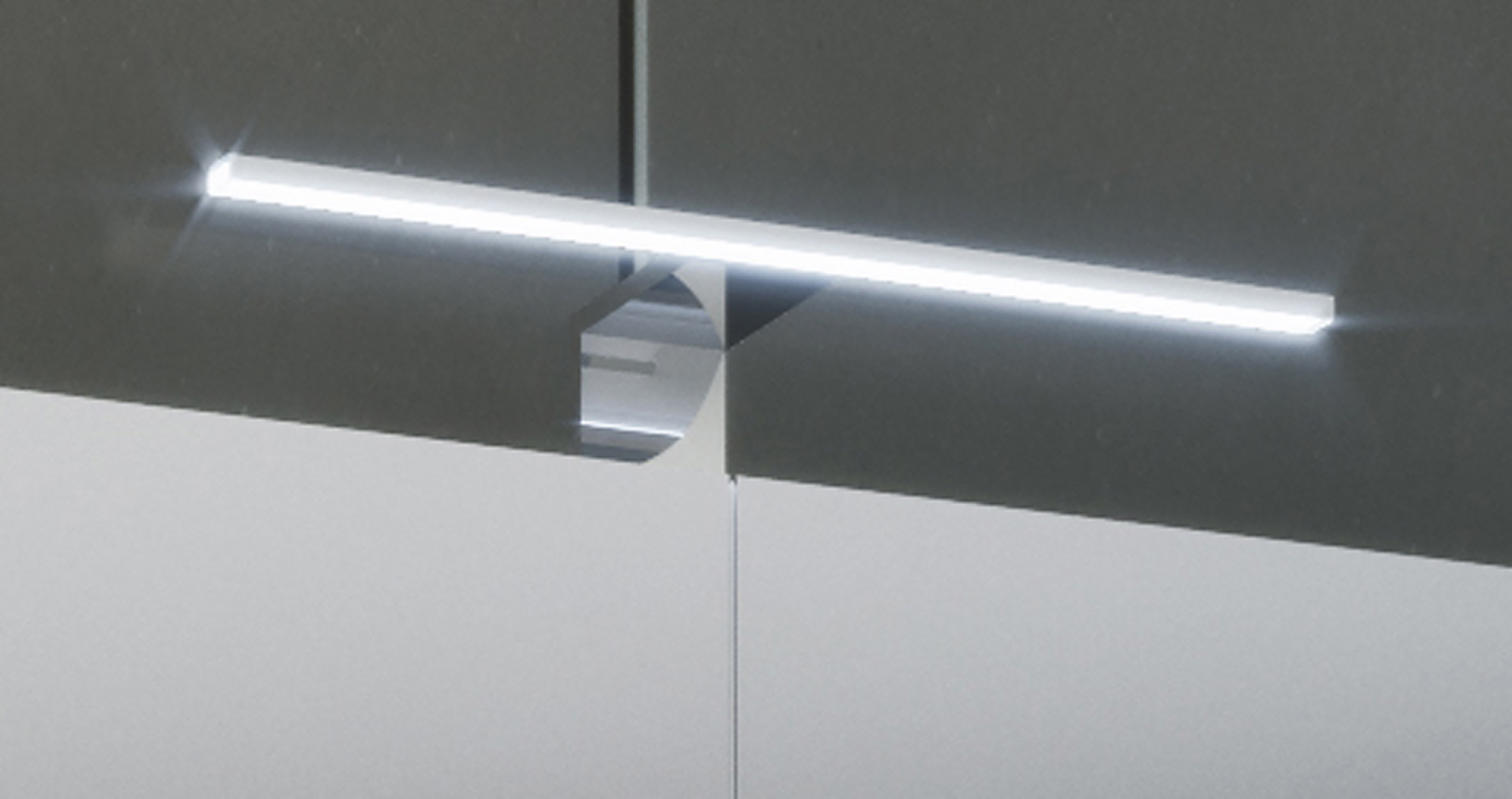 Spiegelbeleuchtung Bitila Silber