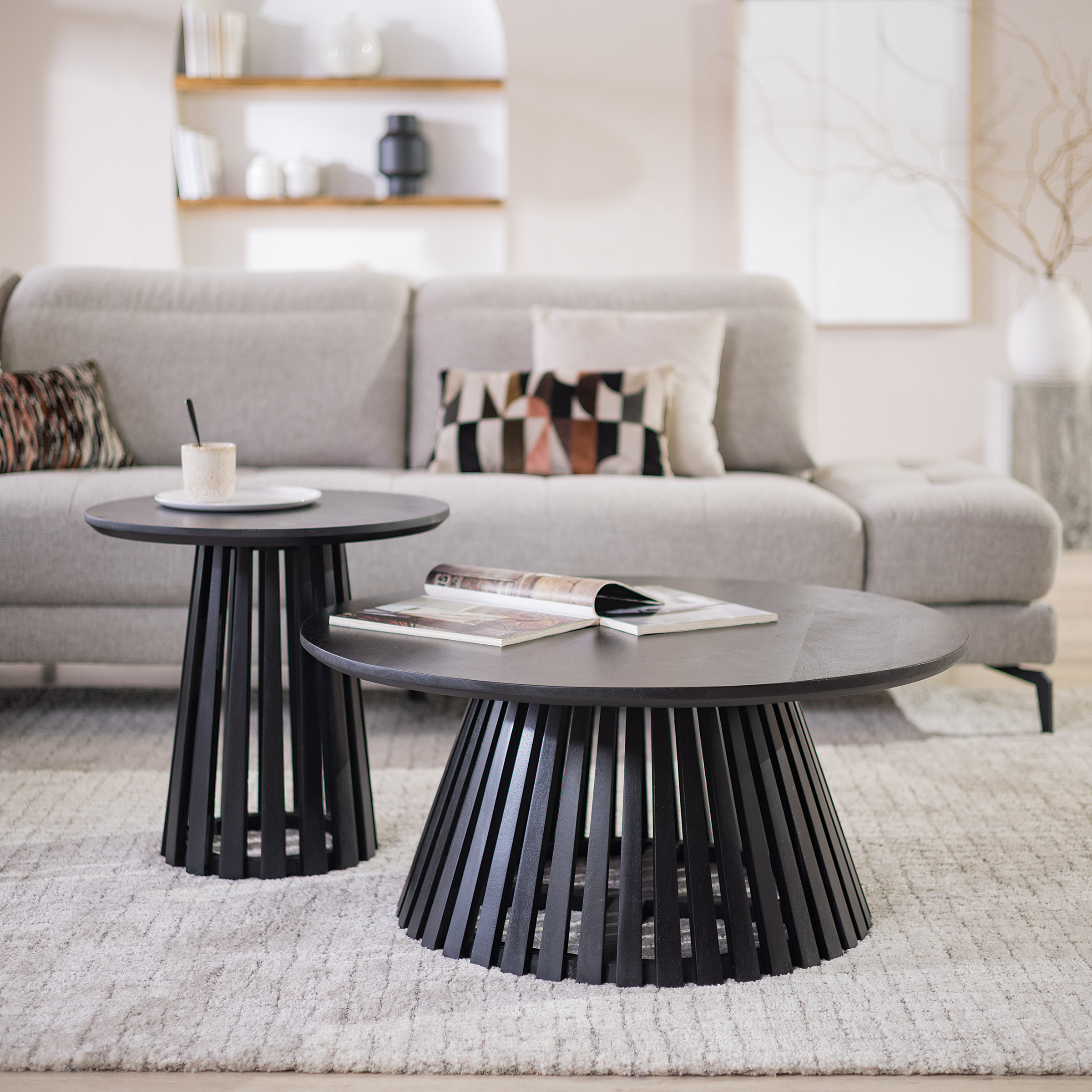 Massiver Couchtisch GAKAT Mango Schwarz