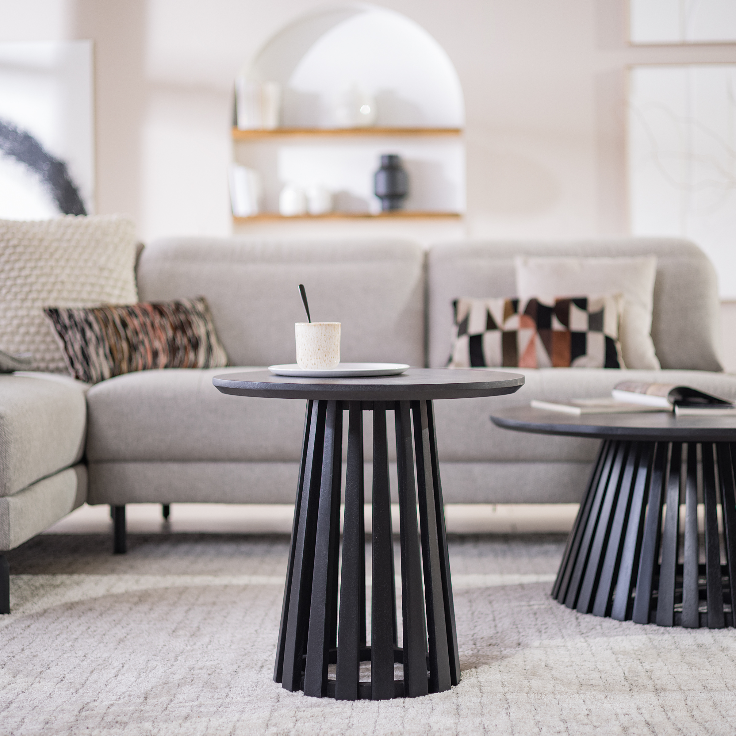 Massiver Couchtisch GAKAT Mango Schwarz