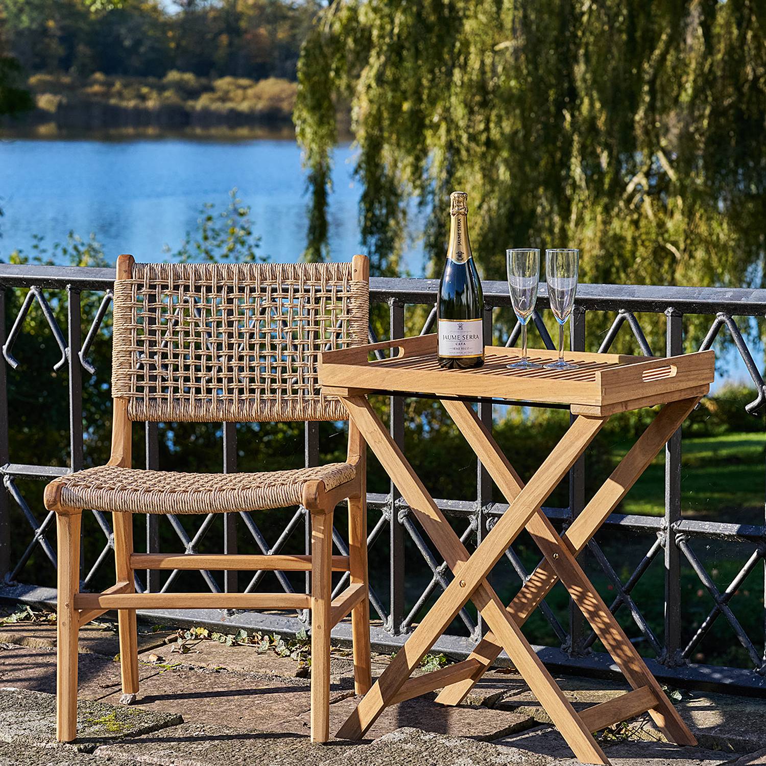 Massiver Tabletttisch Lhegri Teak