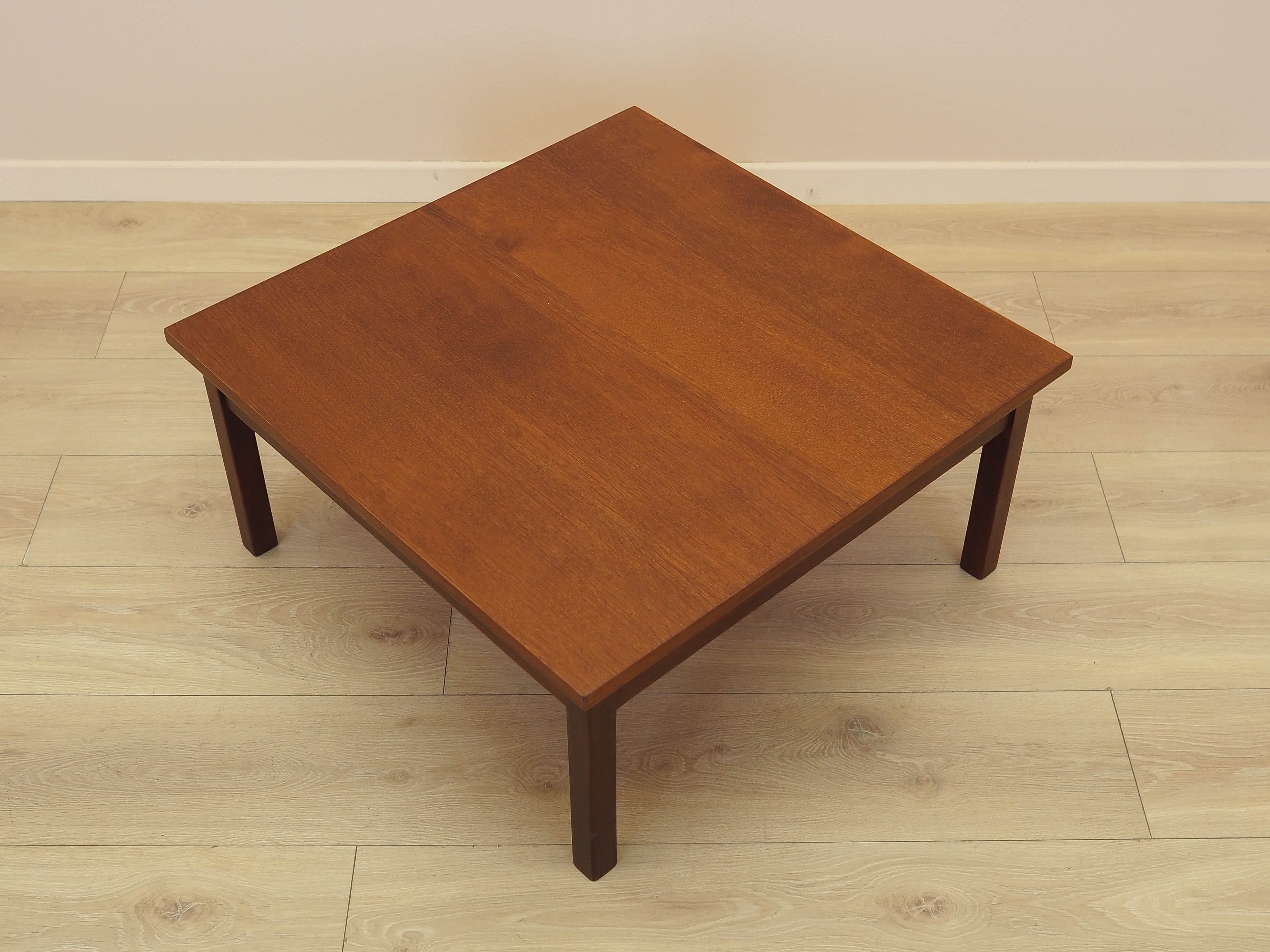 Tavolino da caffè in legno di teak anni '70