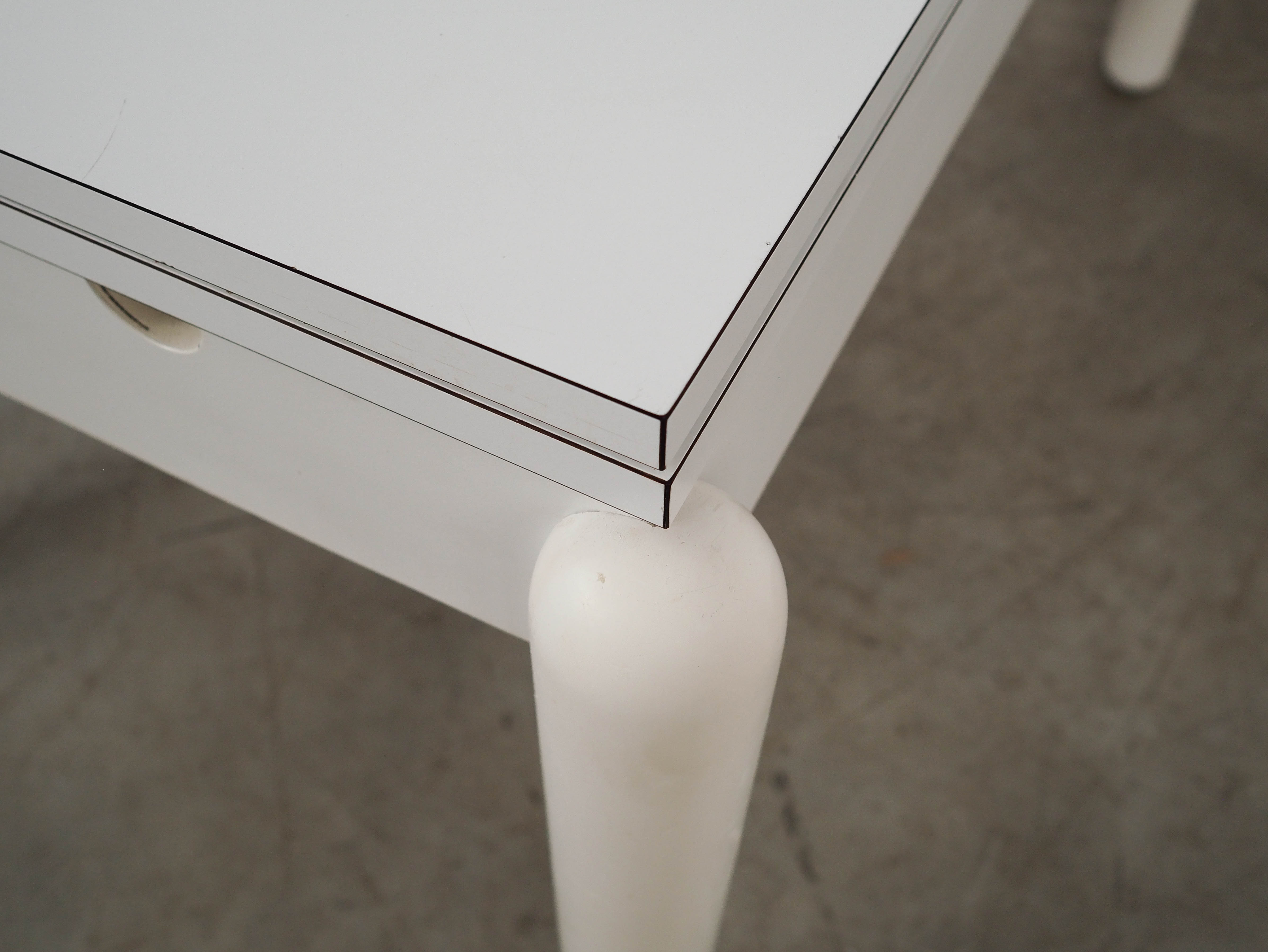 Extendable wooden table 1980s 179.5 x 85 cm