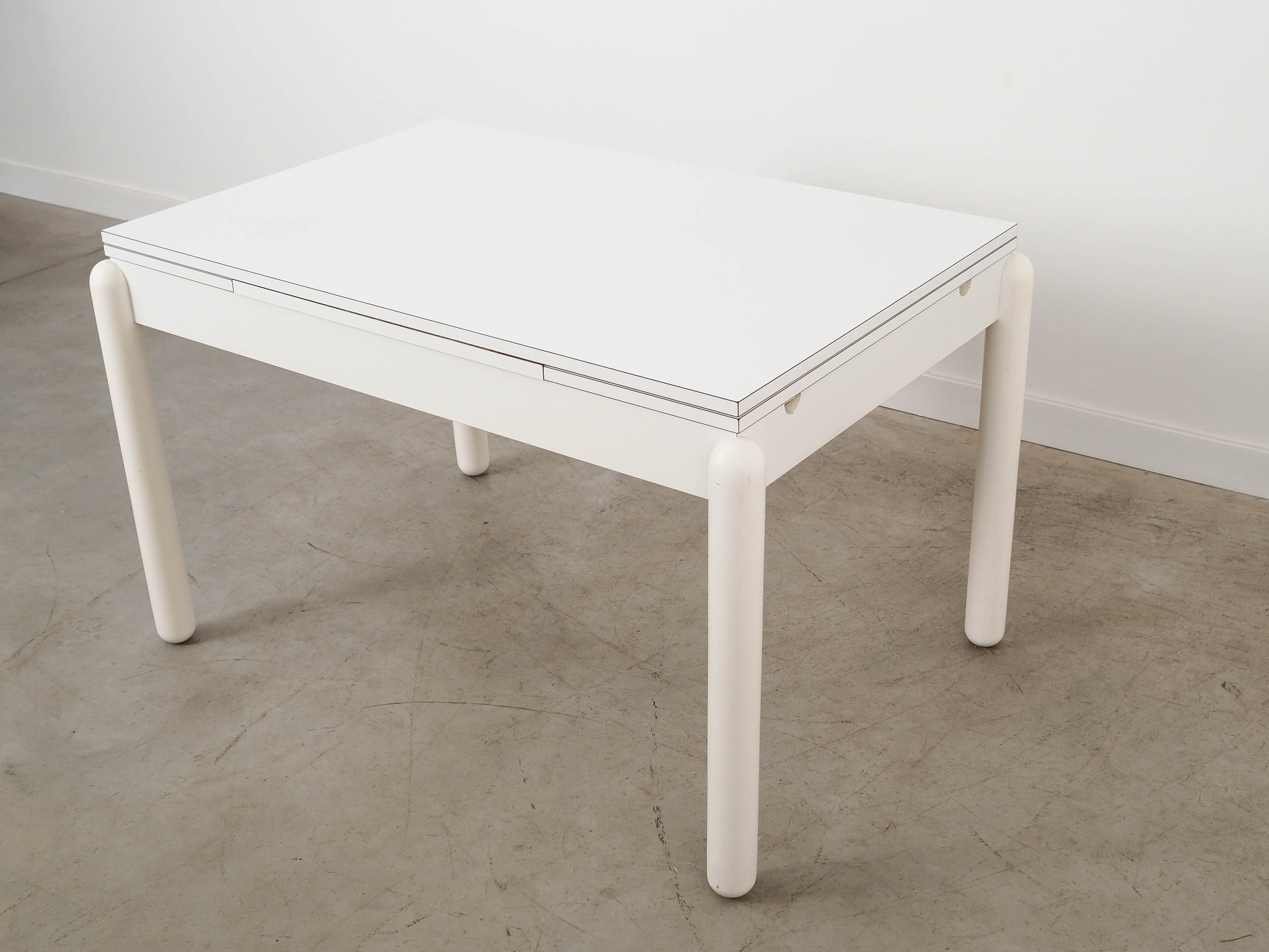 Extendable wooden table 1980s 179.5 x 85 cm