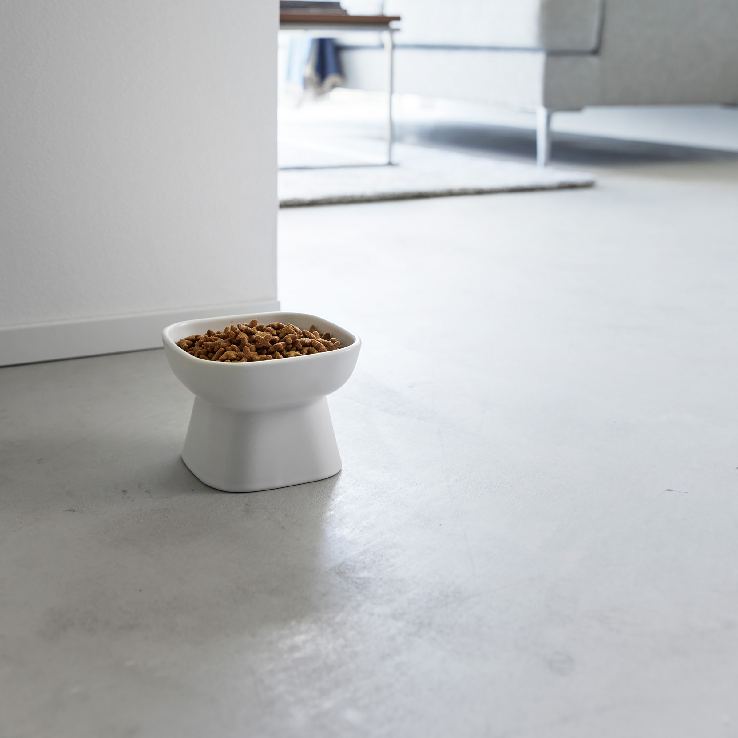 Tower Feeding Bowl Ceramic White