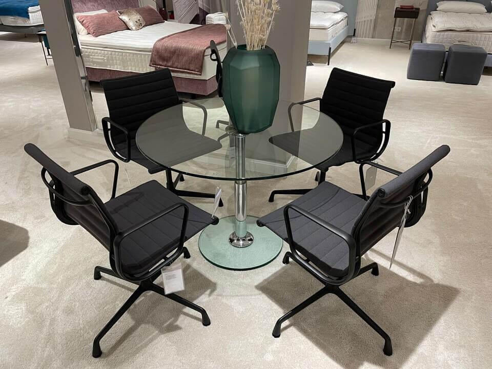 Vitra EA104 Armlehnstuhl Stoff Dunkelgrau Aluminium