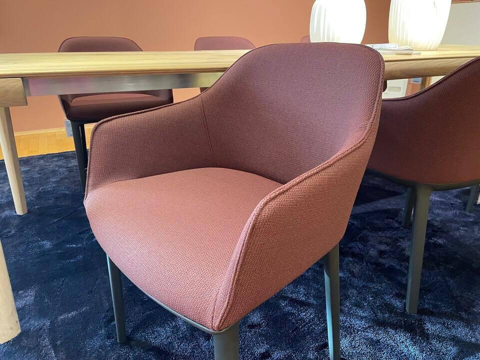 Vitra Credo Bitter Chocolate Armlehnstuhl Softshell