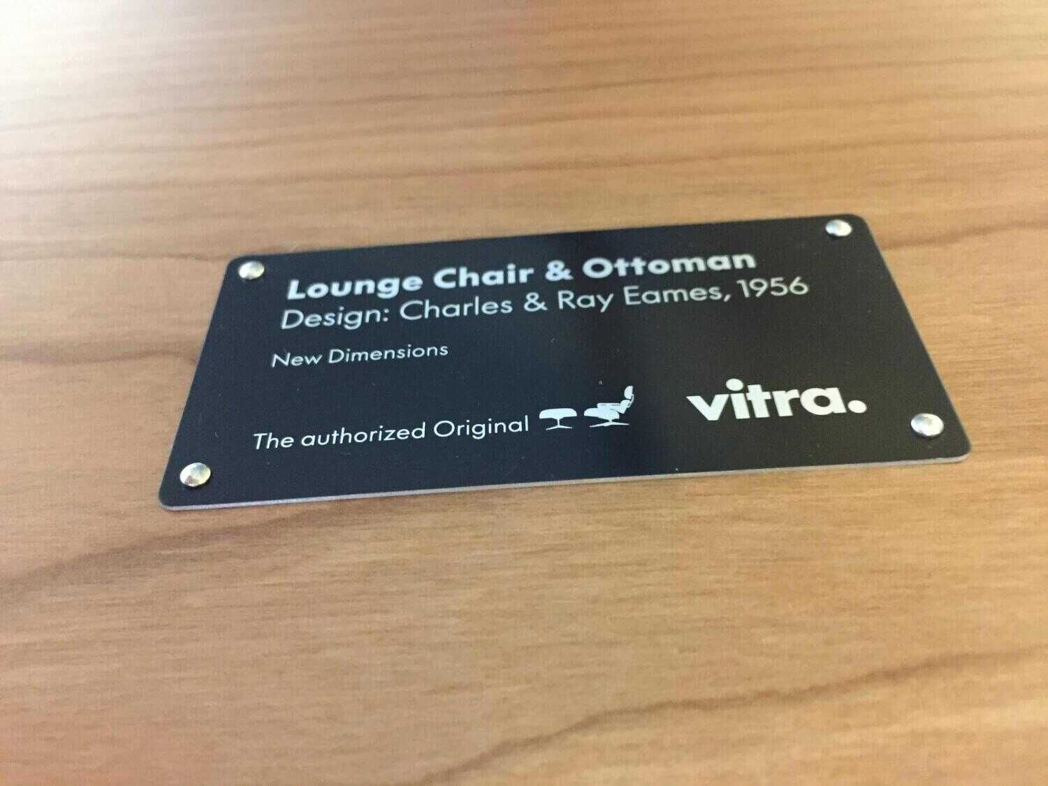 Vitra Sessel Lounge Chair mit Ottoman Leder Weiß Nussbaum
