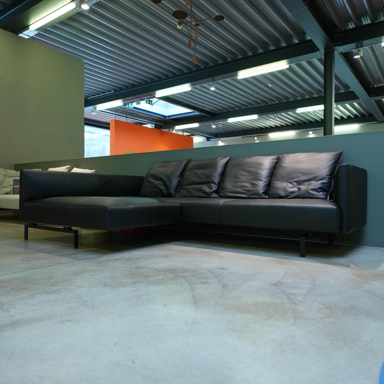 Muud C21 Leder Sofaecke Schwarz Matt Pulverbeschichtet