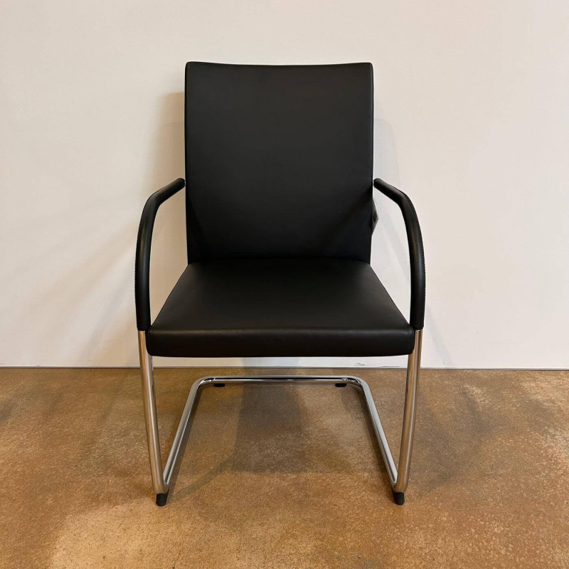 Walter Knoll Freischwinger George 1572 Black Leather Round