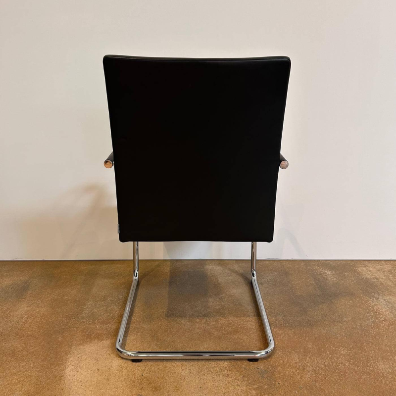 Walter Knoll Freischwinger George 1572 Black Leather Round