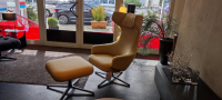 Vitra Sessel Grand Repos Stoff Dumet Ocker mit Hocker