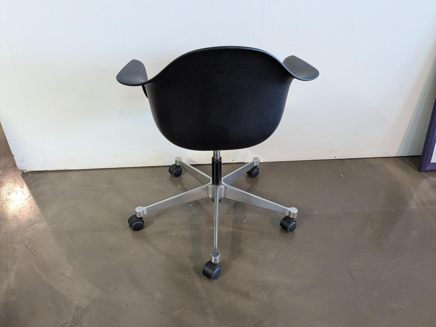 Eames Plastic Armchair PACC Fabric Checker Black White