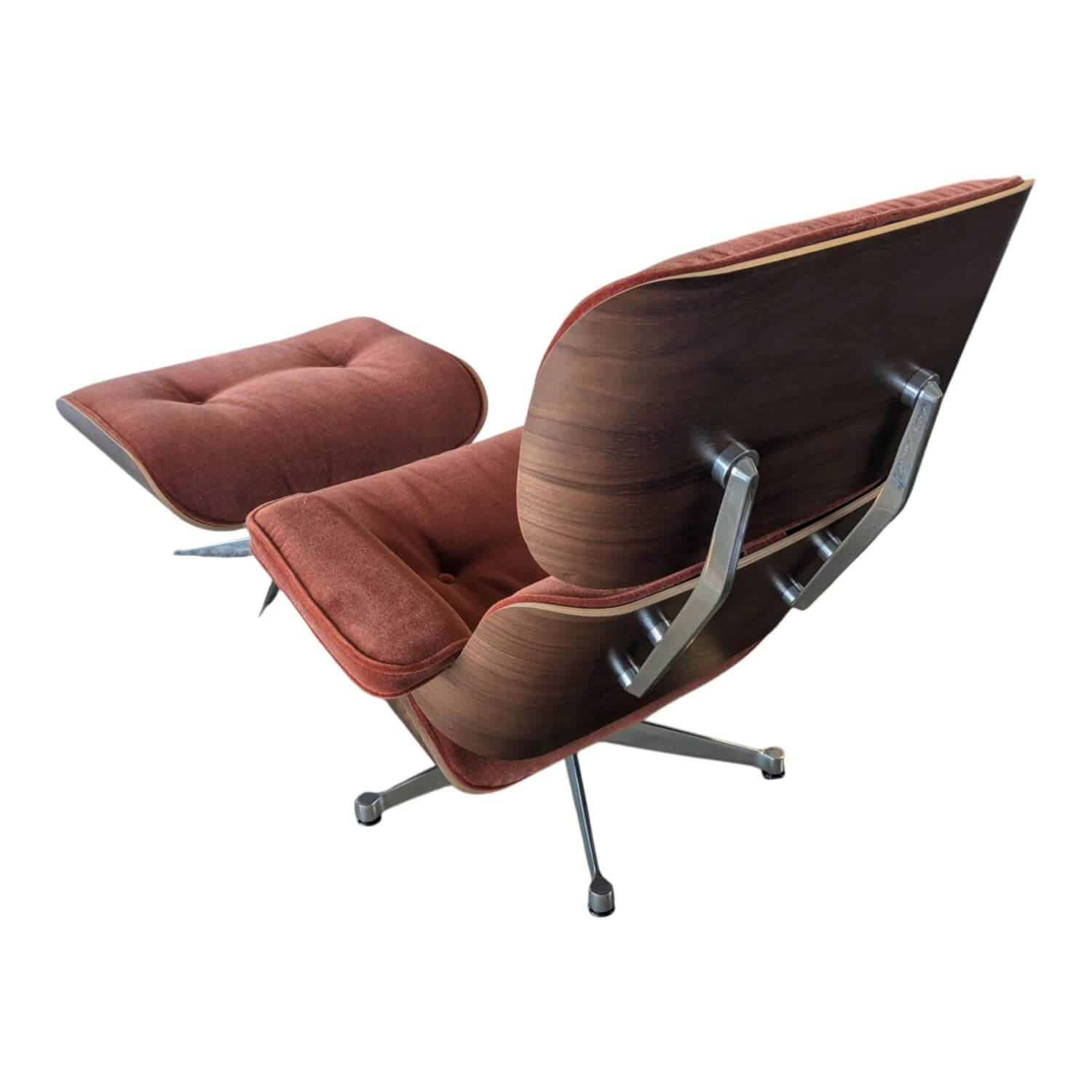 Vitra Sessel Lounge Chair Fabric Calma Brandy Red with Ottoman