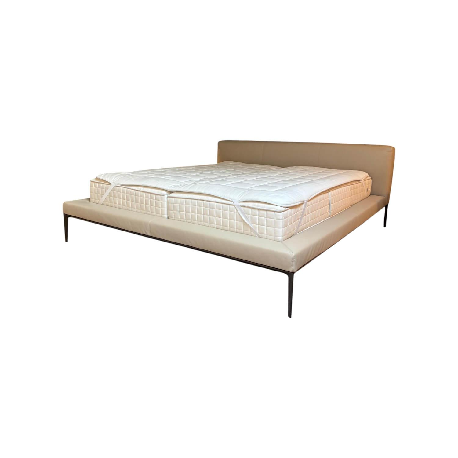 Walter Knoll Jaan Leder Congress Bett mit Matratzen