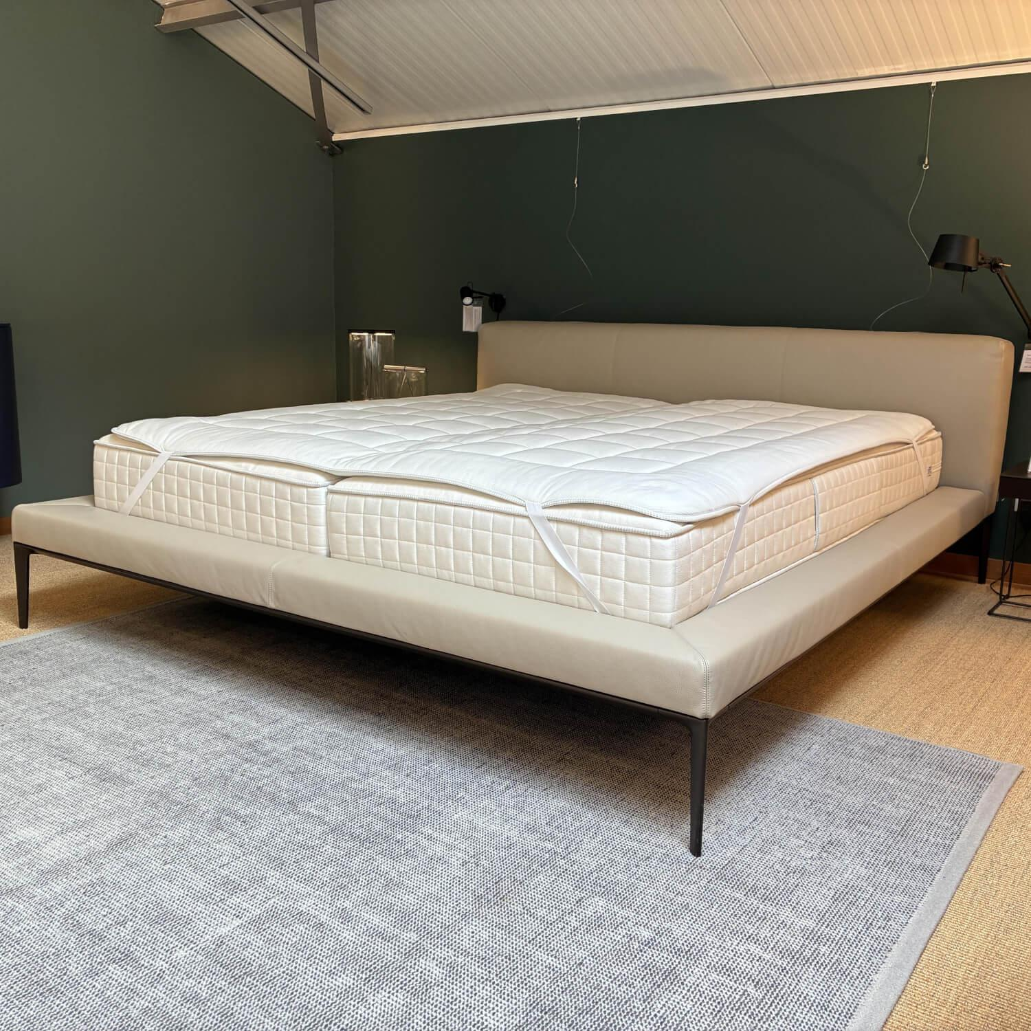 Walter Knoll Jaan Leder Congress Bett mit Matratzen