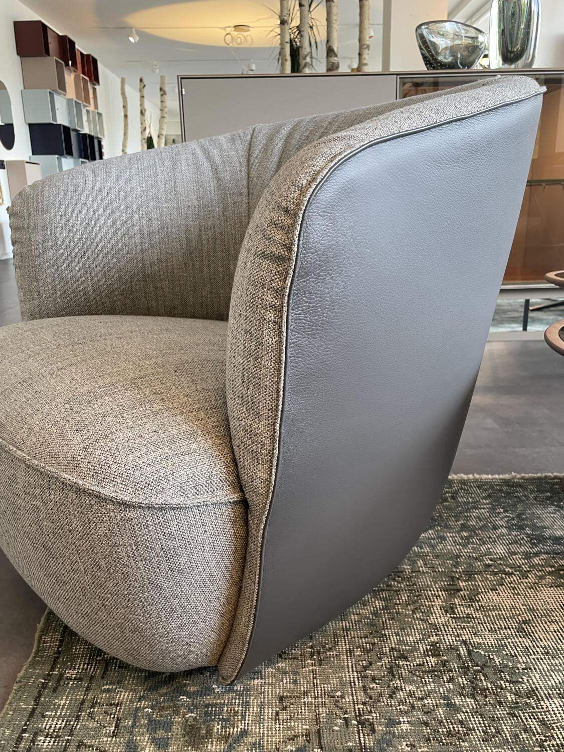 Walter Knoll Sessel Ishino Stoff Kies Grau mit Lederrücken