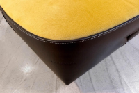 Hocker Isanka Sitz Stoff Harald Gelb Korpus Kaffee Braun
