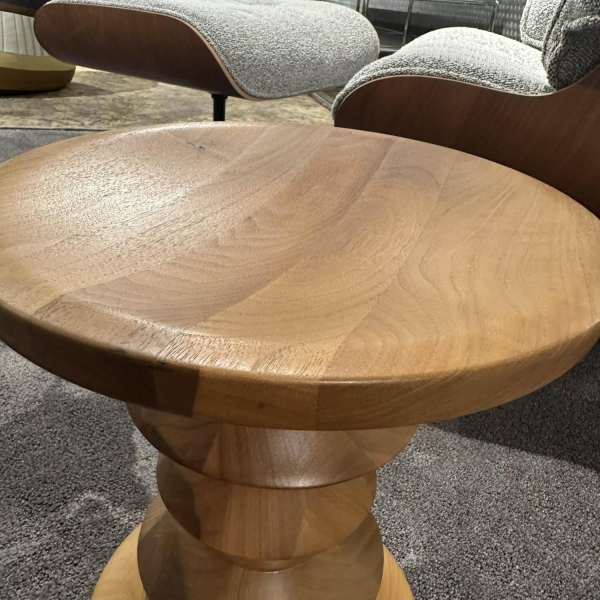 Hocker Vitra Schemel Nussbaum Massiv Gedrehselt