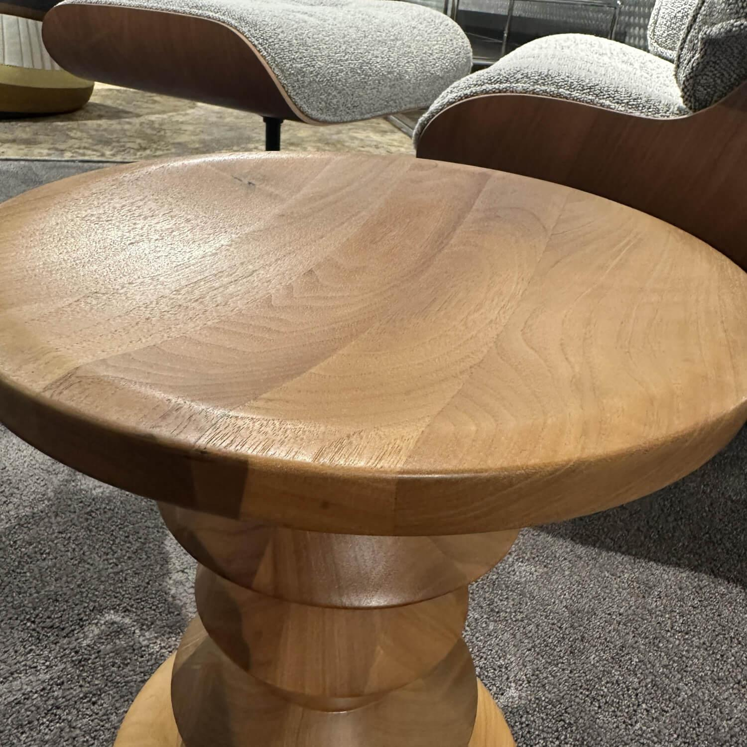 Hocker Vitra Schemel Nussbaum Massiv Gedrehselt