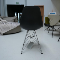Eames Plastic Sidechair DSR Drahtgestell Schwarz