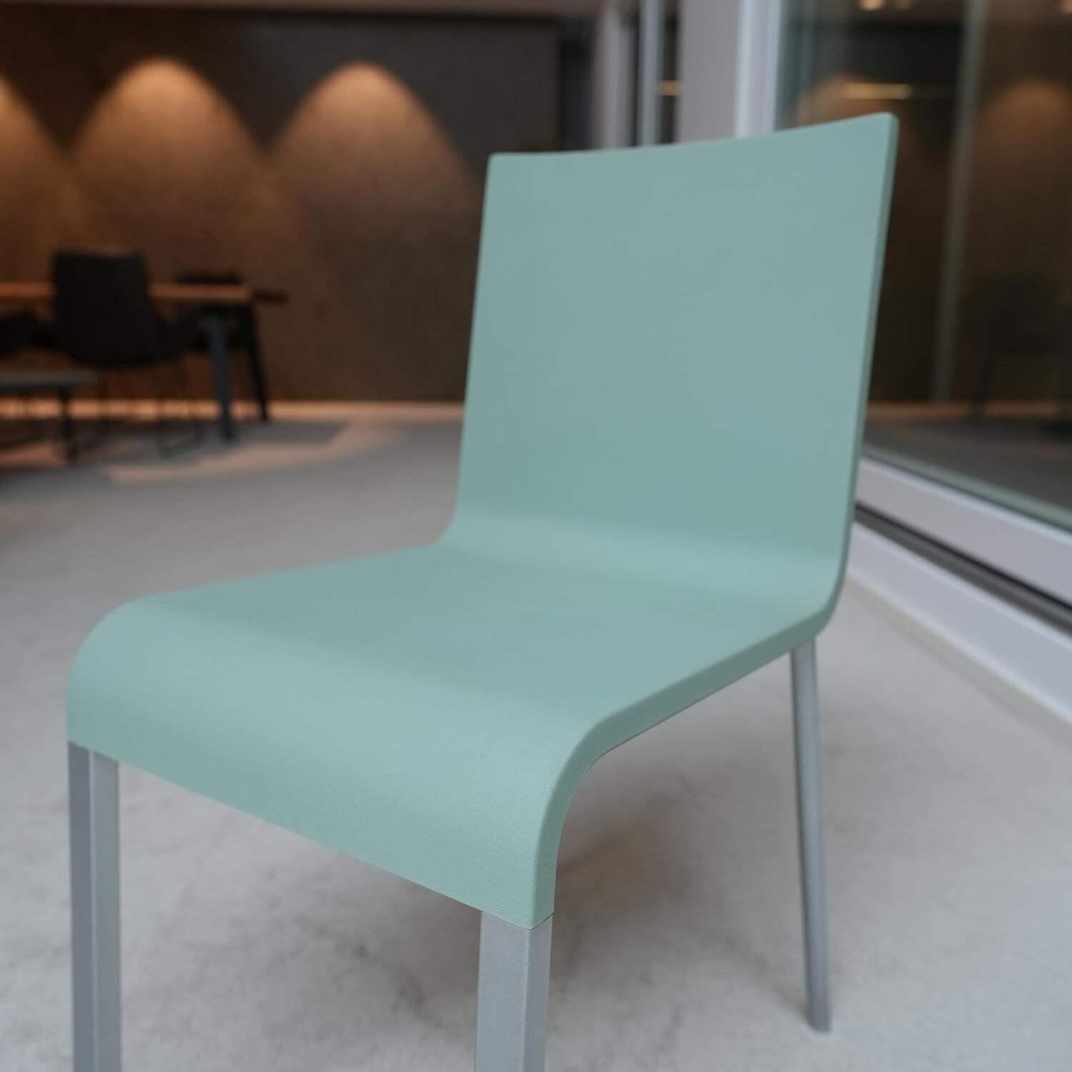 Vitra Stuhl 03 Mint Kunststoff Silber