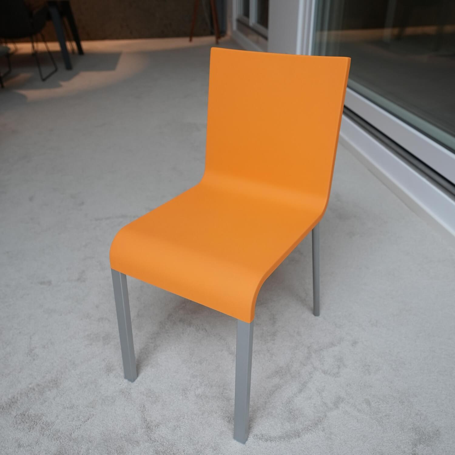 Vitra Stuhl 03 Mango Kunststoff Silber