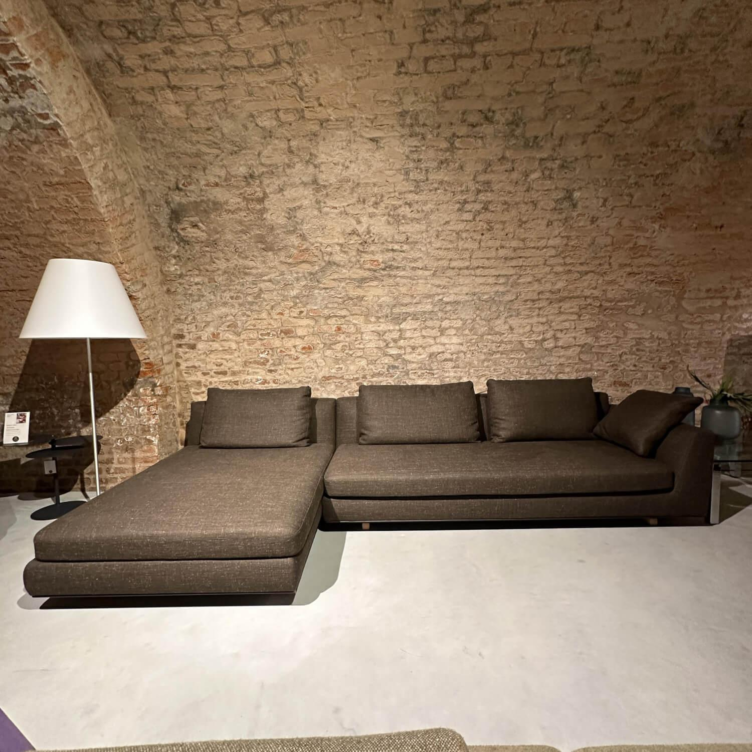 Tama Living Ecksofa Stoff B&B Spora Braun Kufen Eiche