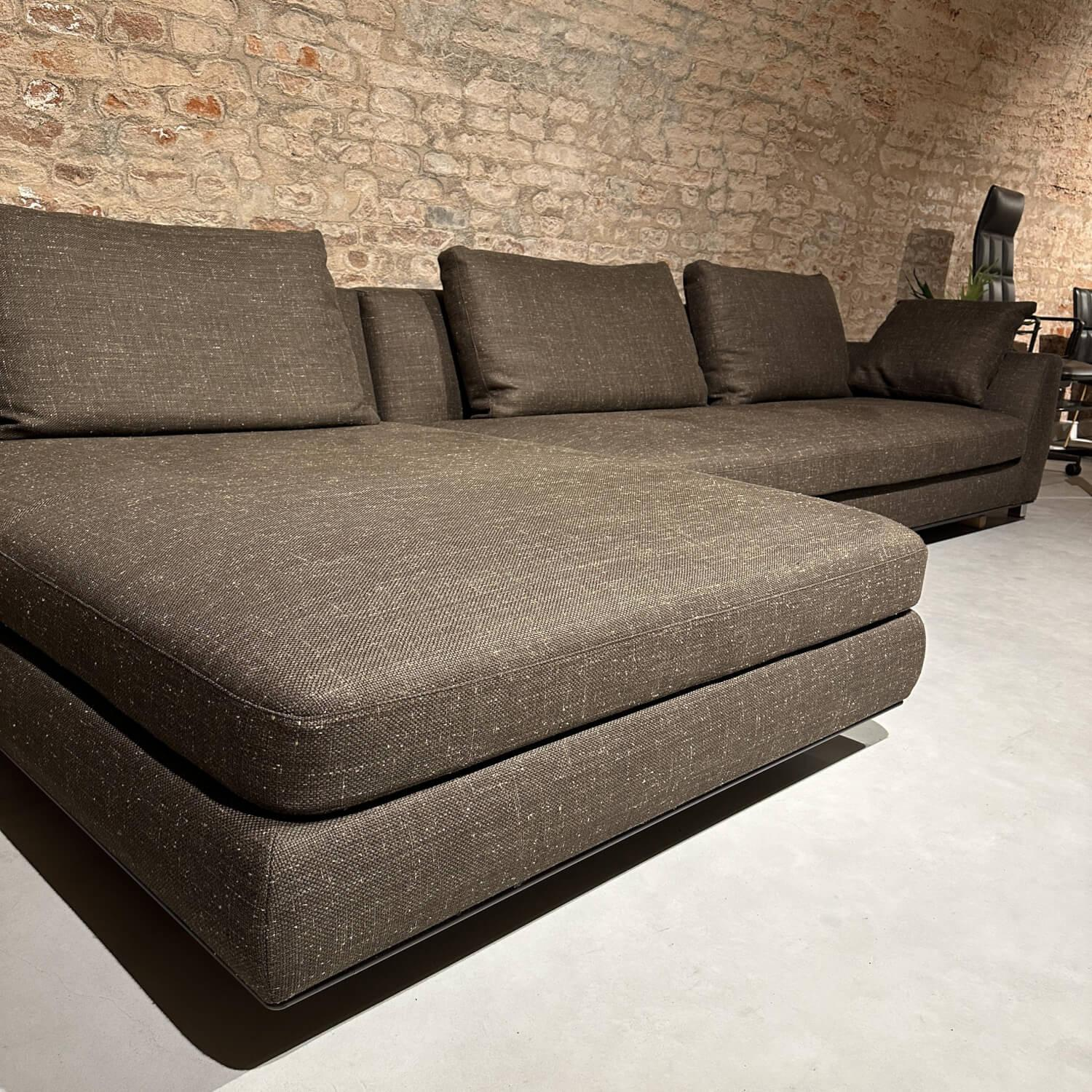 Tama Living Ecksofa Stoff B&B Spora Braun Kufen Eiche