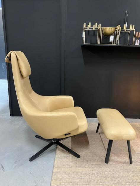 Vitra Repos Armchair Natural Leather Caramel with Ottoman