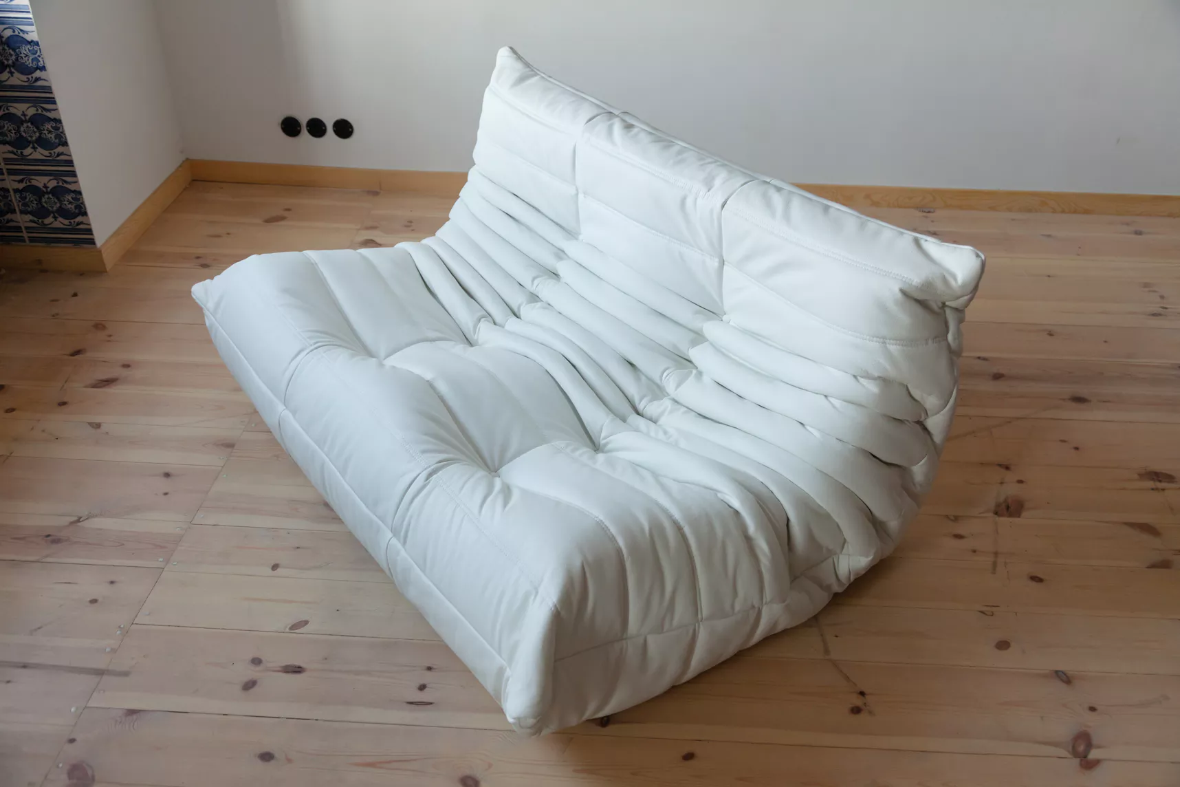 Togo Sofa 2-seater Madras leather White