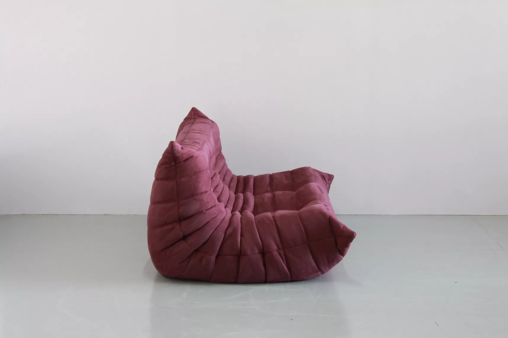 Togo Sofa 2-Seater Textile Fuchsia