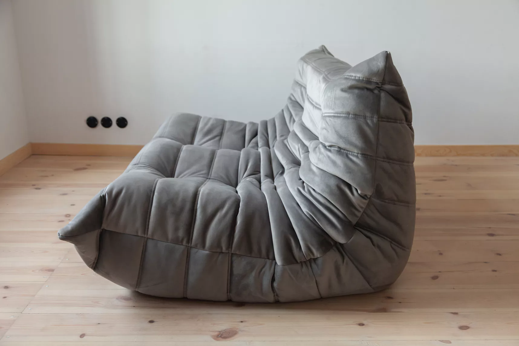 Togo Sofa 2-seater Velvet Silver Grey