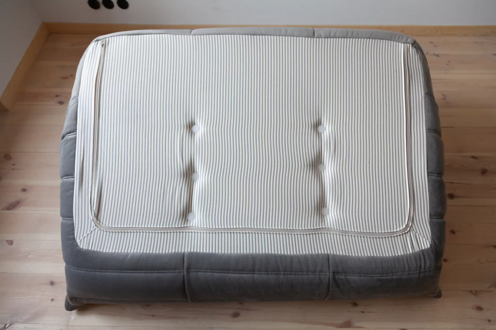 Togo Sofa 2-seater Velvet Silver Grey