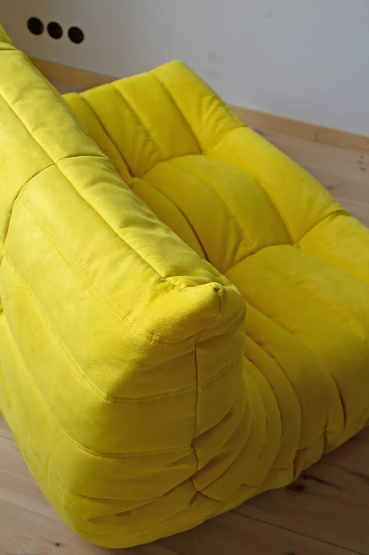 Togo Sofa 2-seater textile lemon yellow