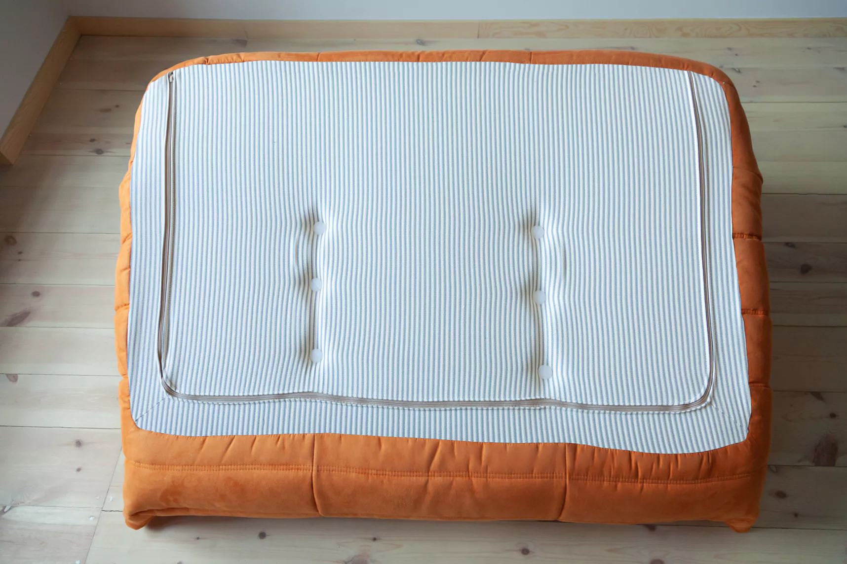 Togo Sofa 2-seater textile orange