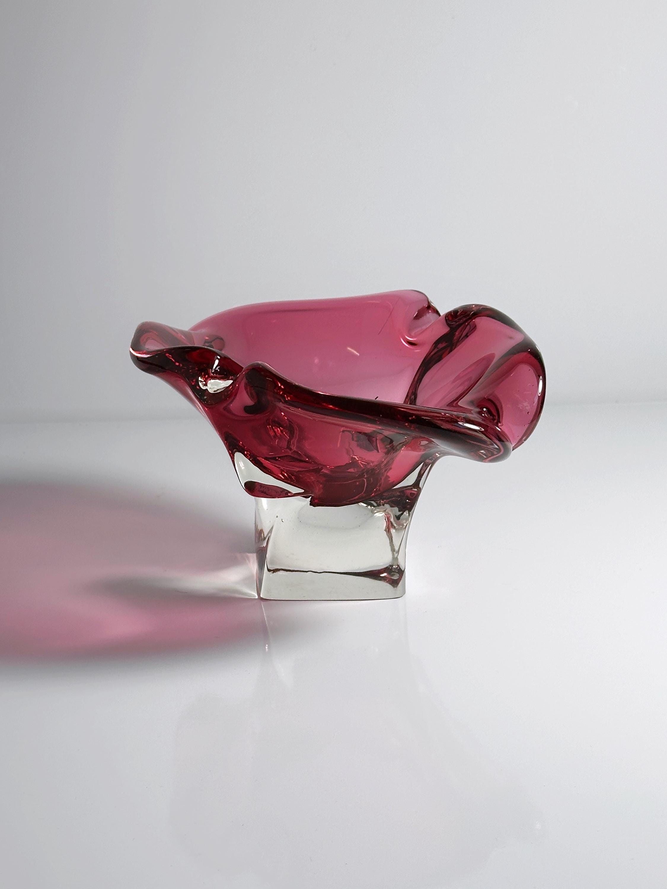 Josef Hospodka für Chřibská schwere Glasschale in Cranberry