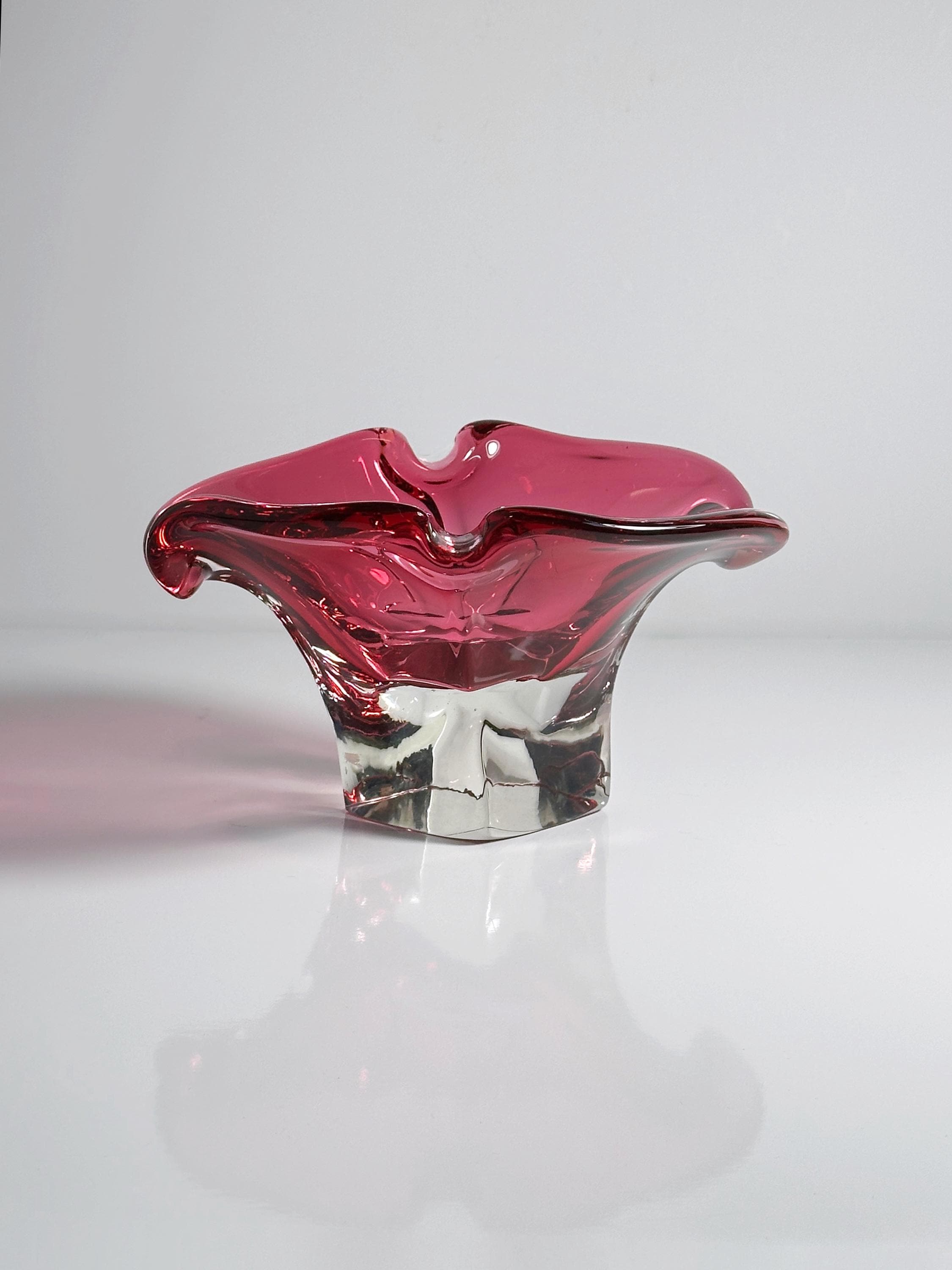 Josef Hospodka für Chřibská schwere Glasschale in Cranberry