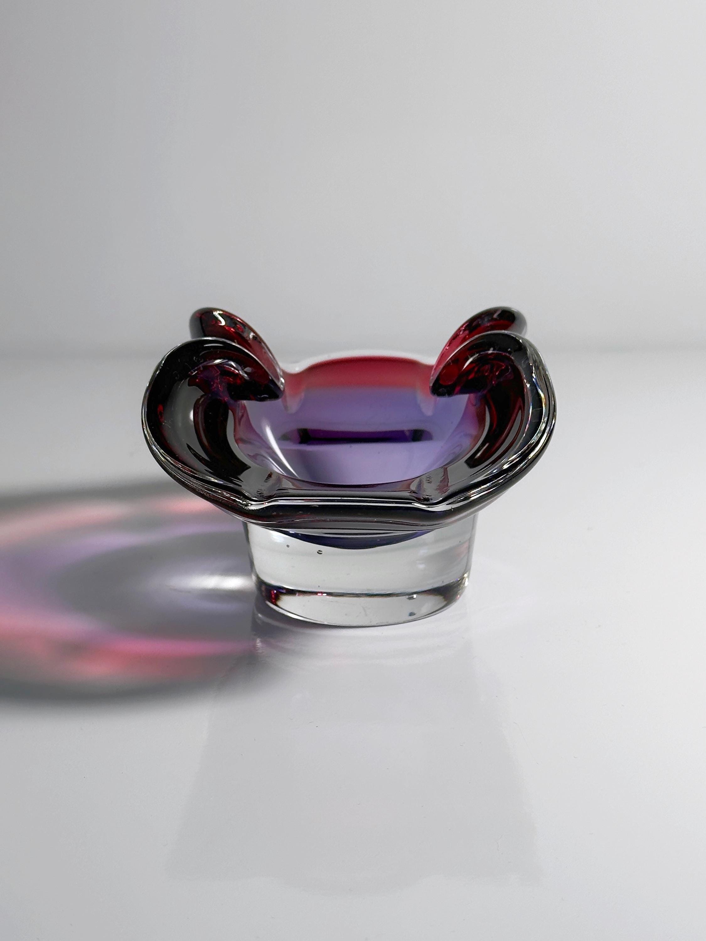 Josef Hospodka für Chřibská Glas-Aschenbecher in Cranberry