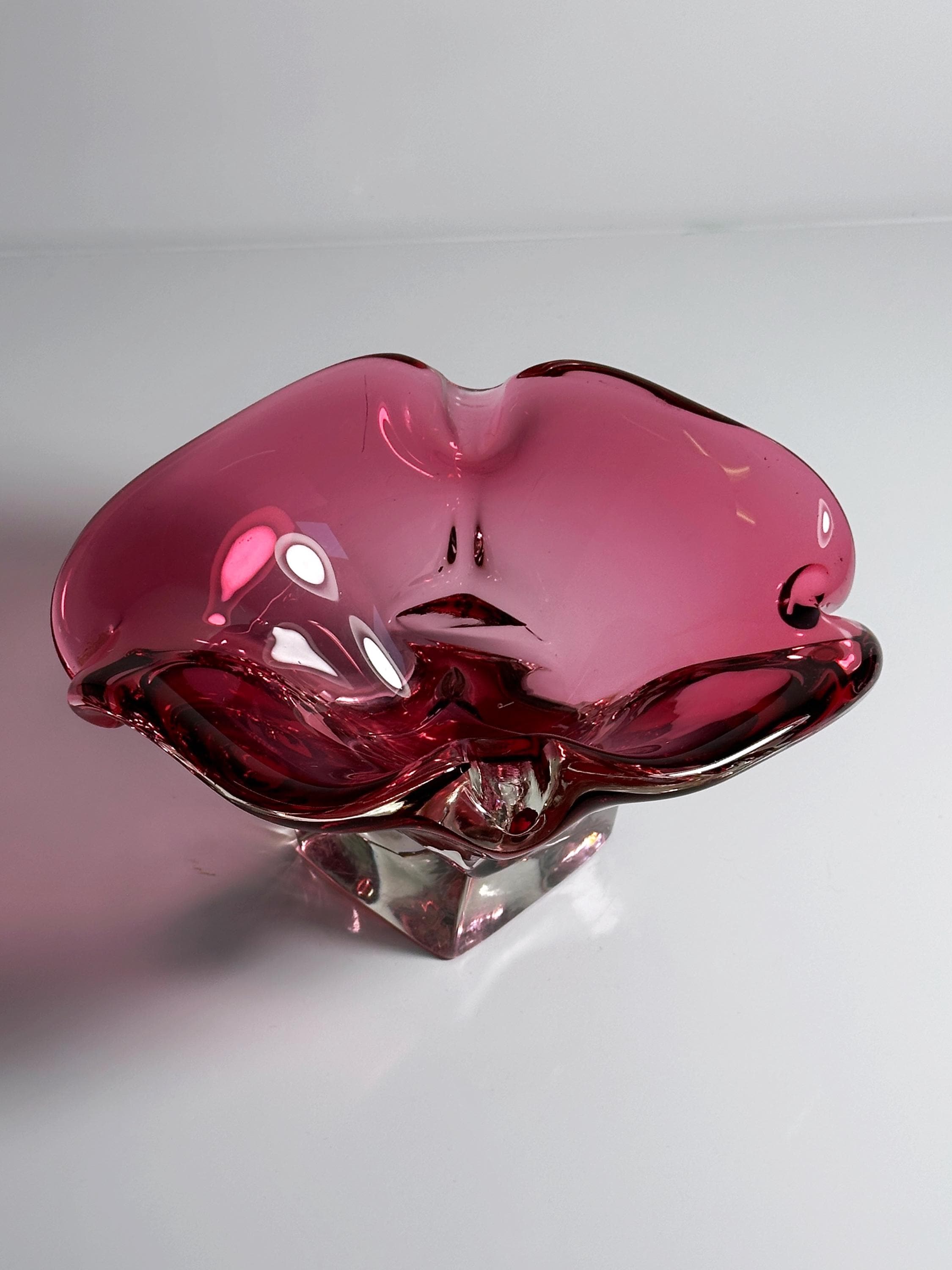Josef Hospodka für Chřibská schwere Glasschale in Cranberry