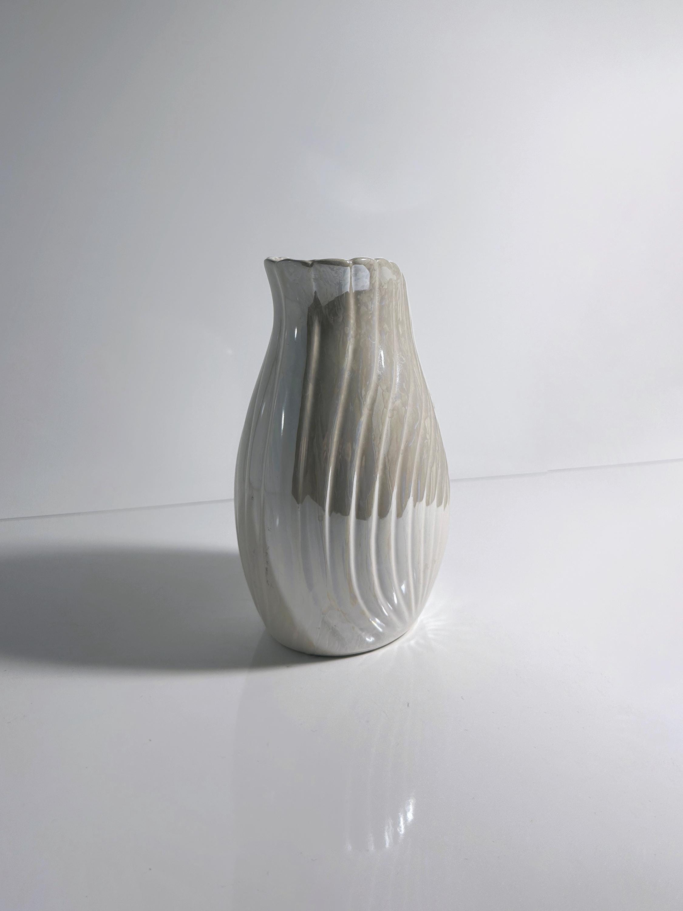 Vintage Keramikvase in Muschelform mit Perlglanz