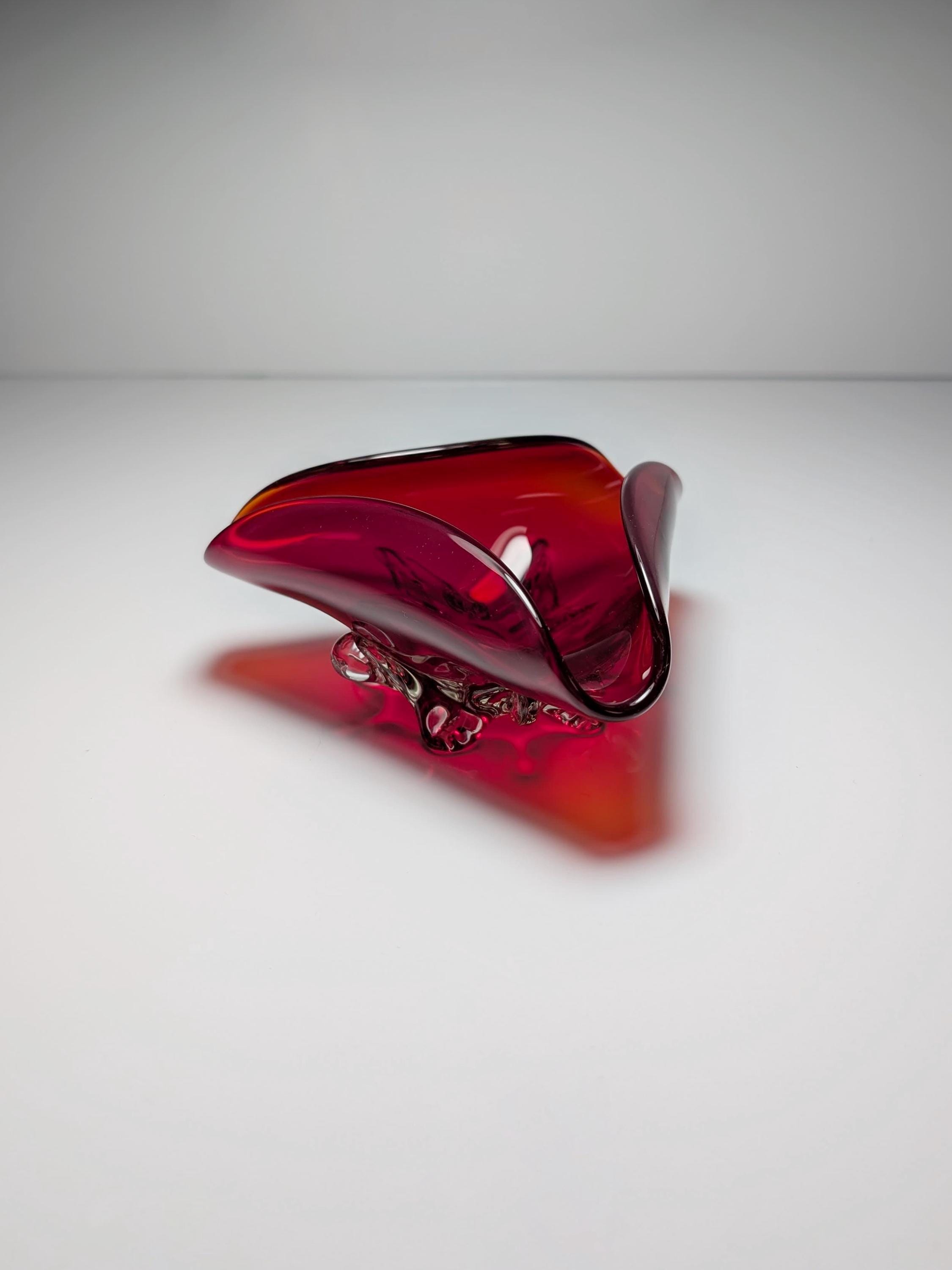 Vintage Murano Glasschale in Rubinrot, Italien 1960er/70er