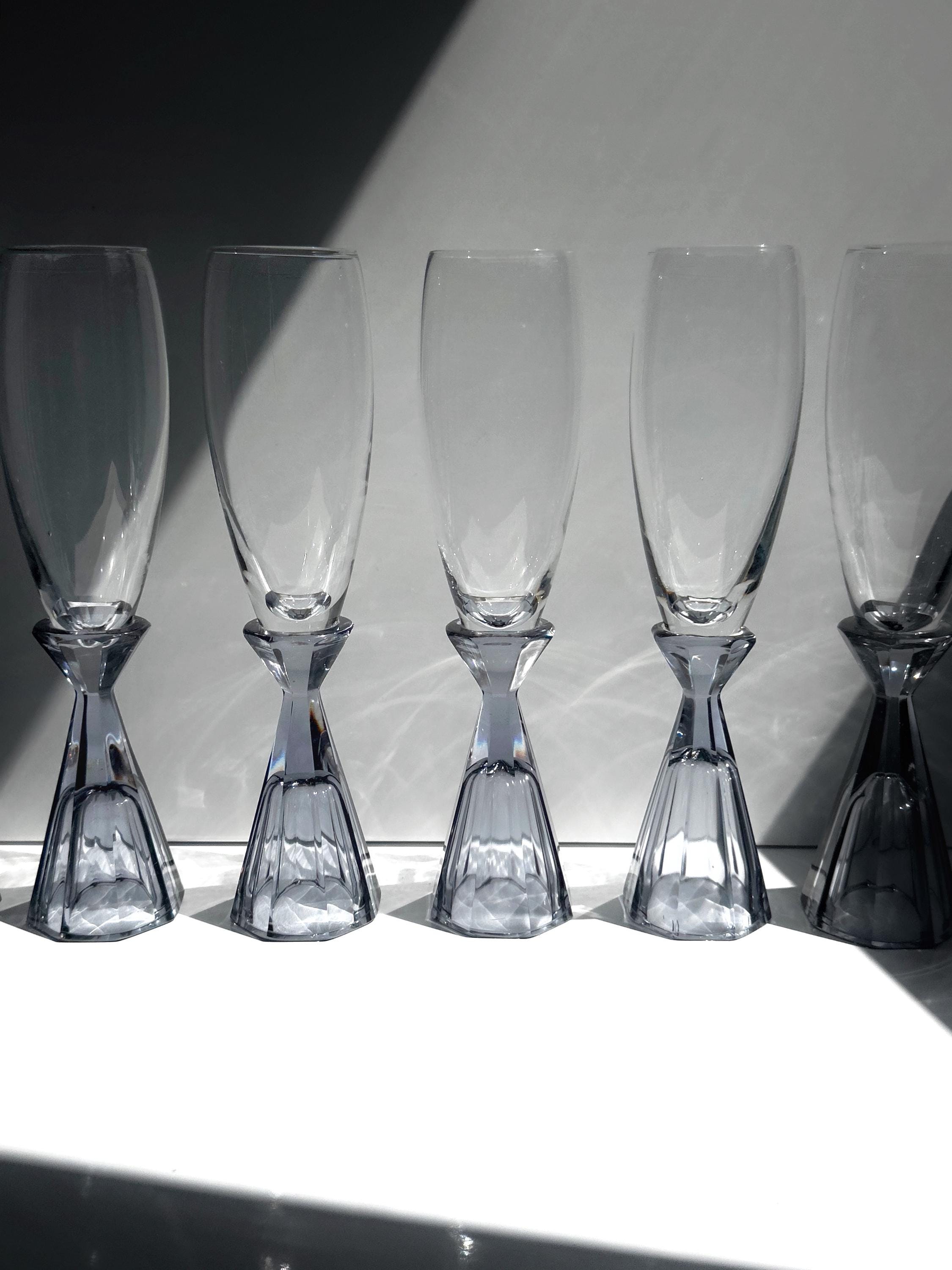 10 Vintage Kristall-Sektgläser mit violettem Stiel