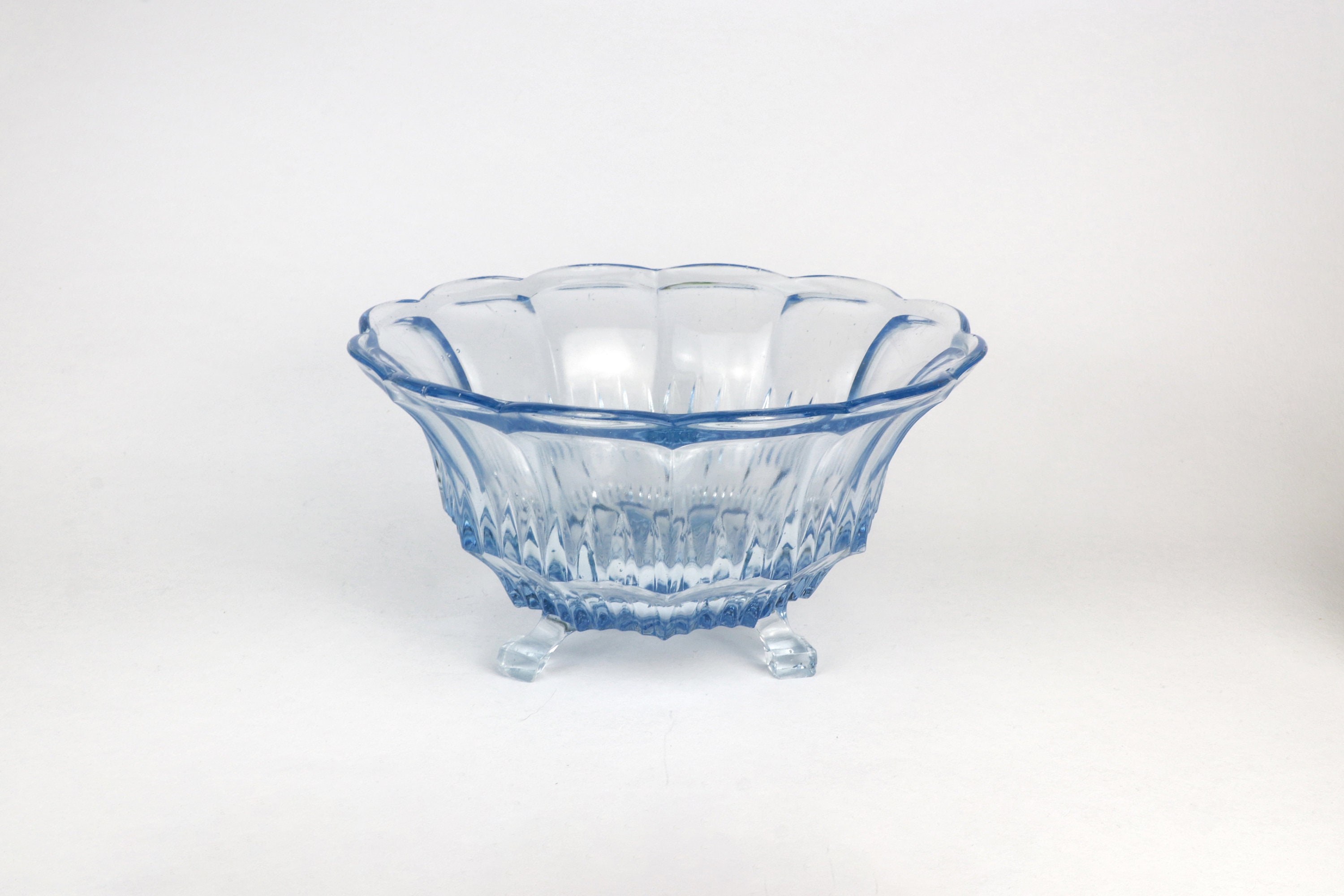 Walther Glas „Hanna“ Art-Deco Fußschale in Azurblau, 1930er
