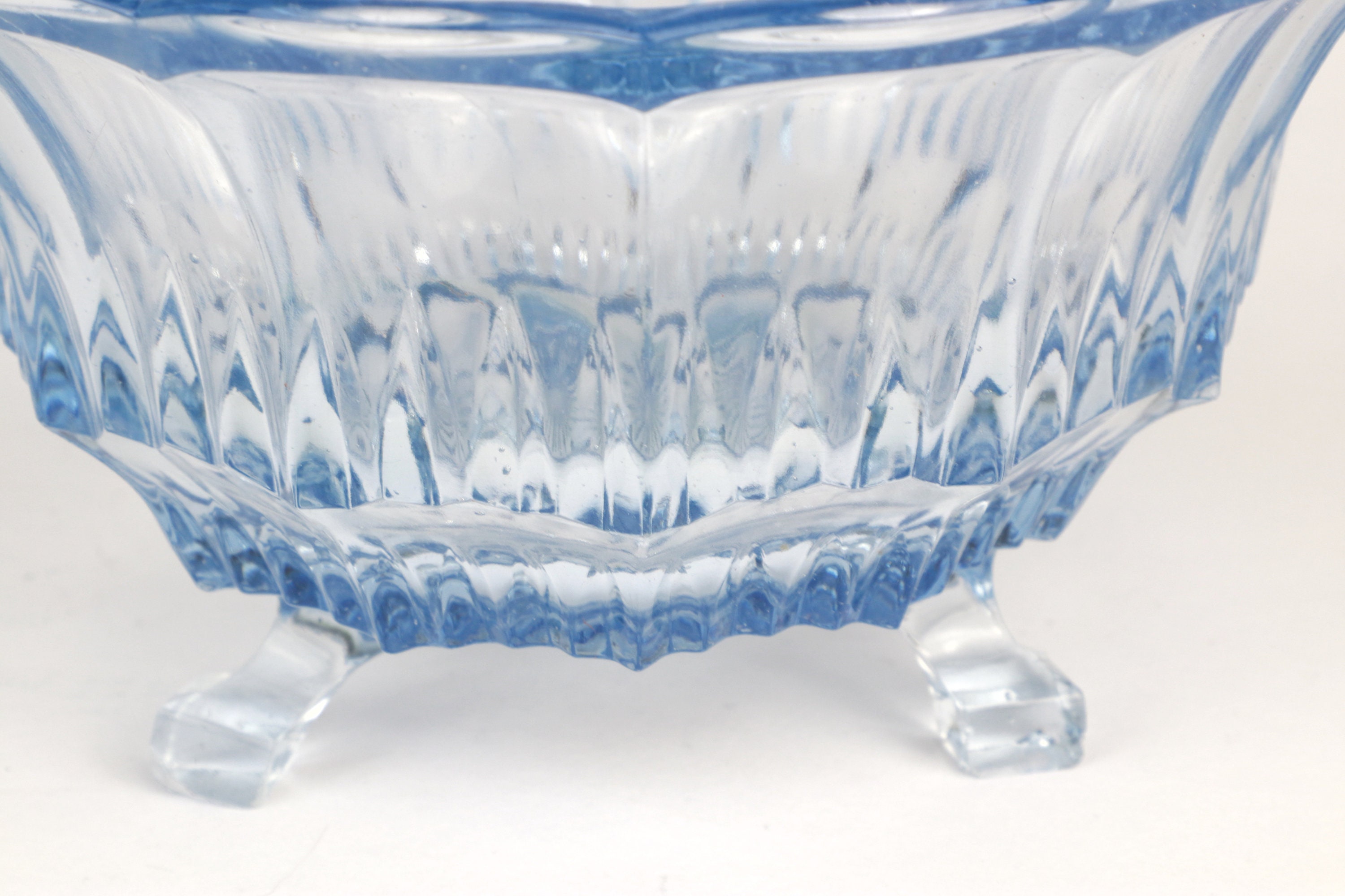 Walther Glas „Hanna“ Art-Deco Fußschale in Azurblau, 1930er