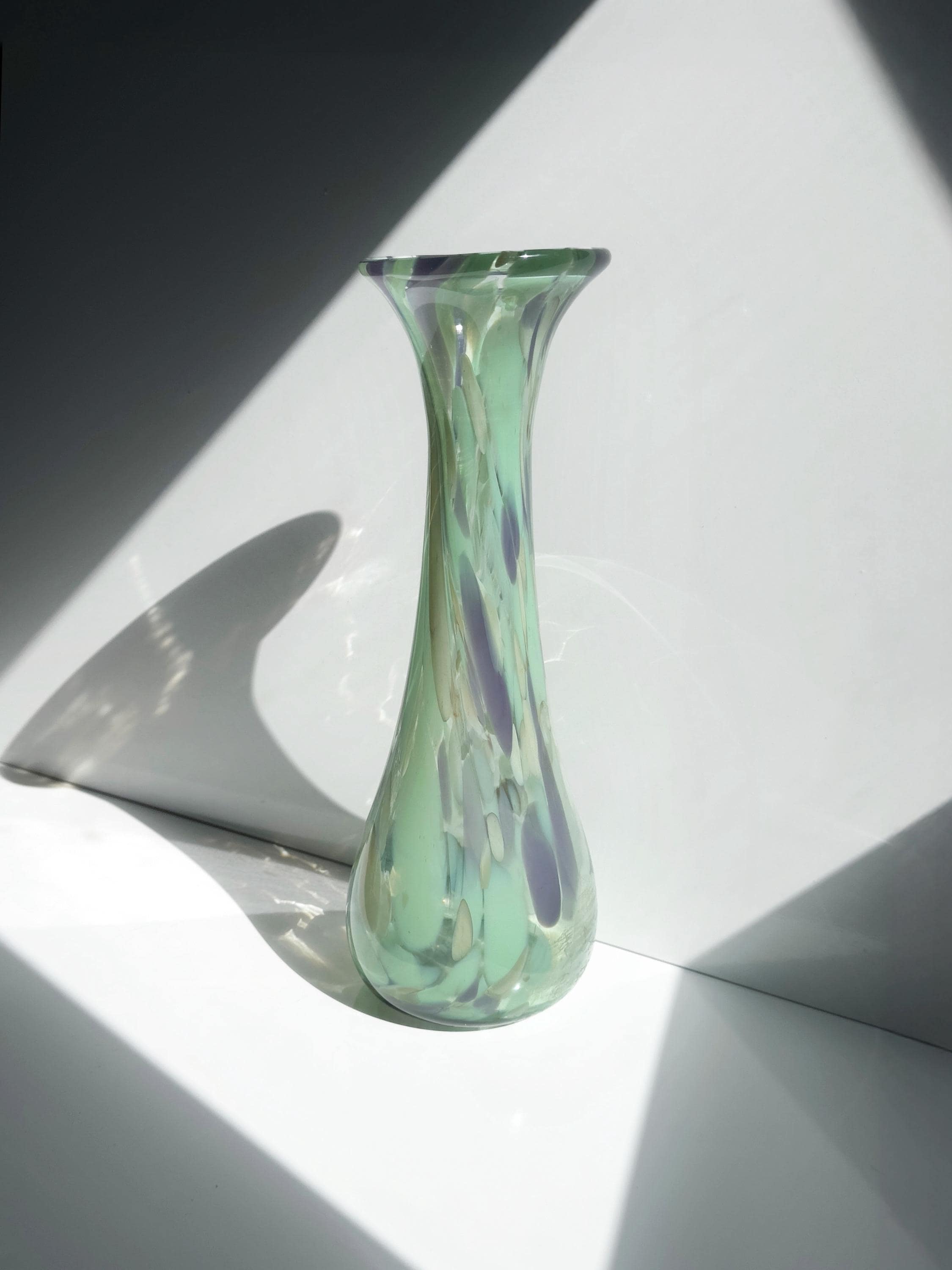 Vintage Art Glass Vase in Hellgrün