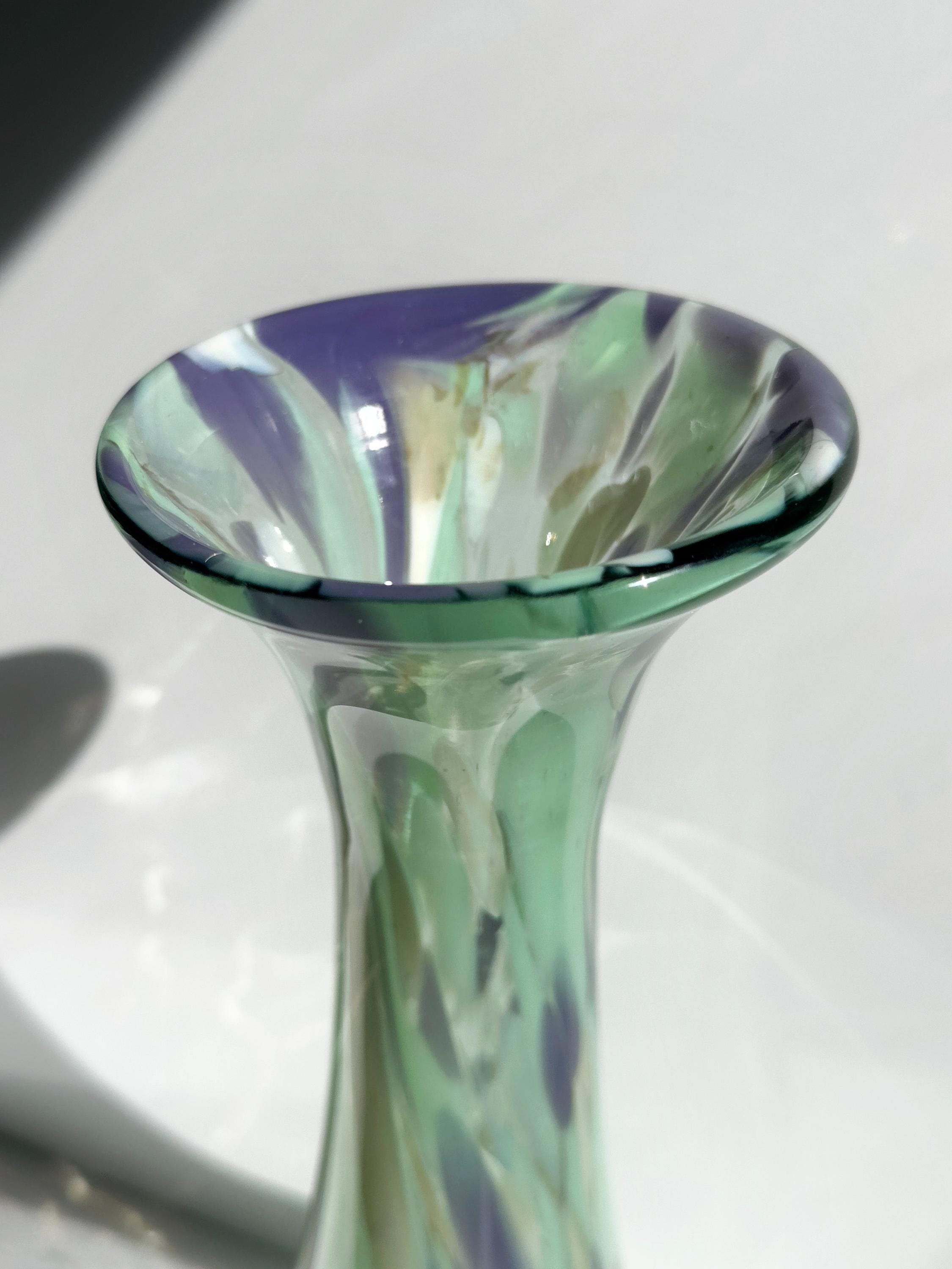 Vintage Art Glass Vase in Hellgrün