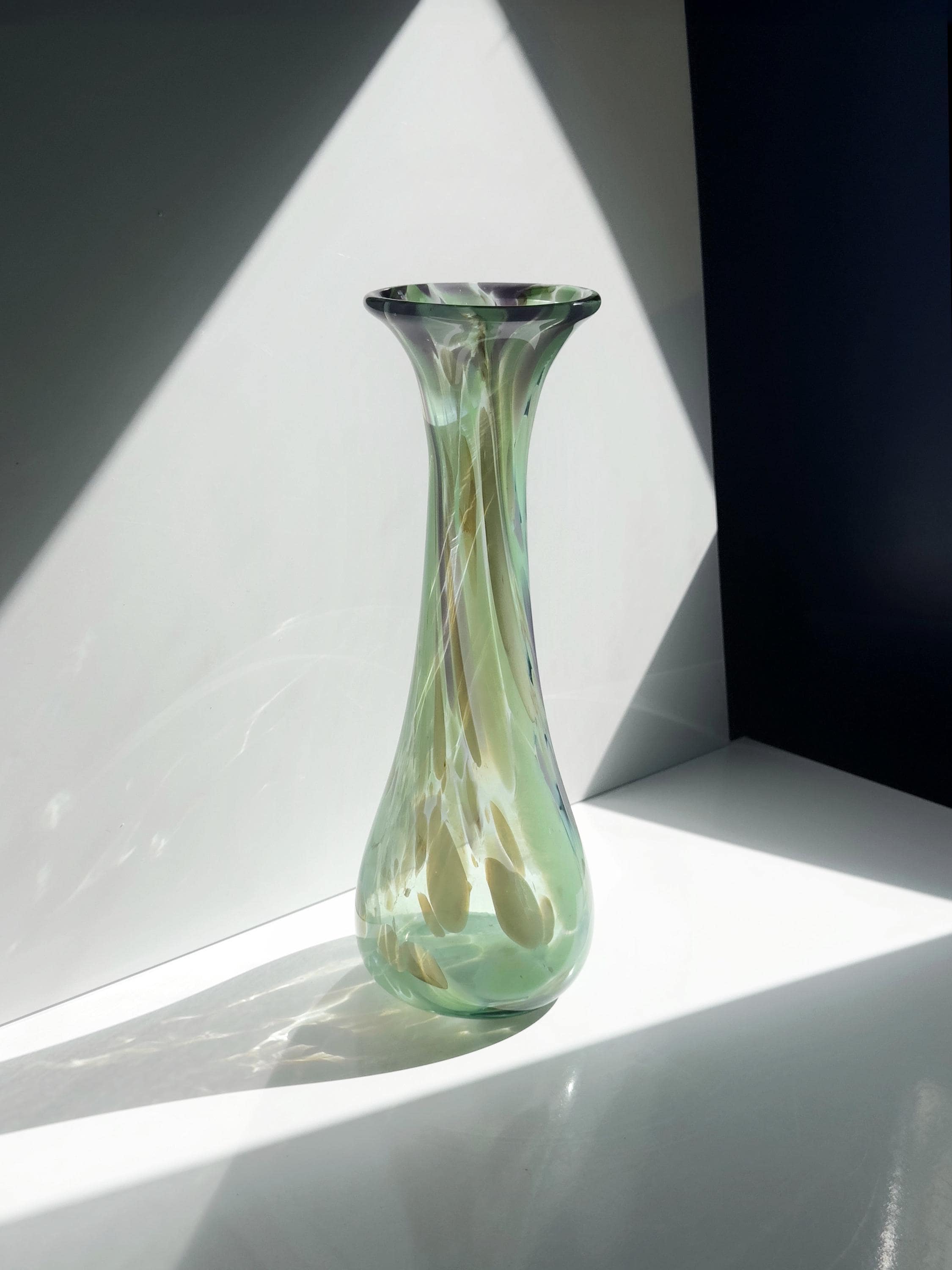 Vintage Art Glass Vase in Hellgrün