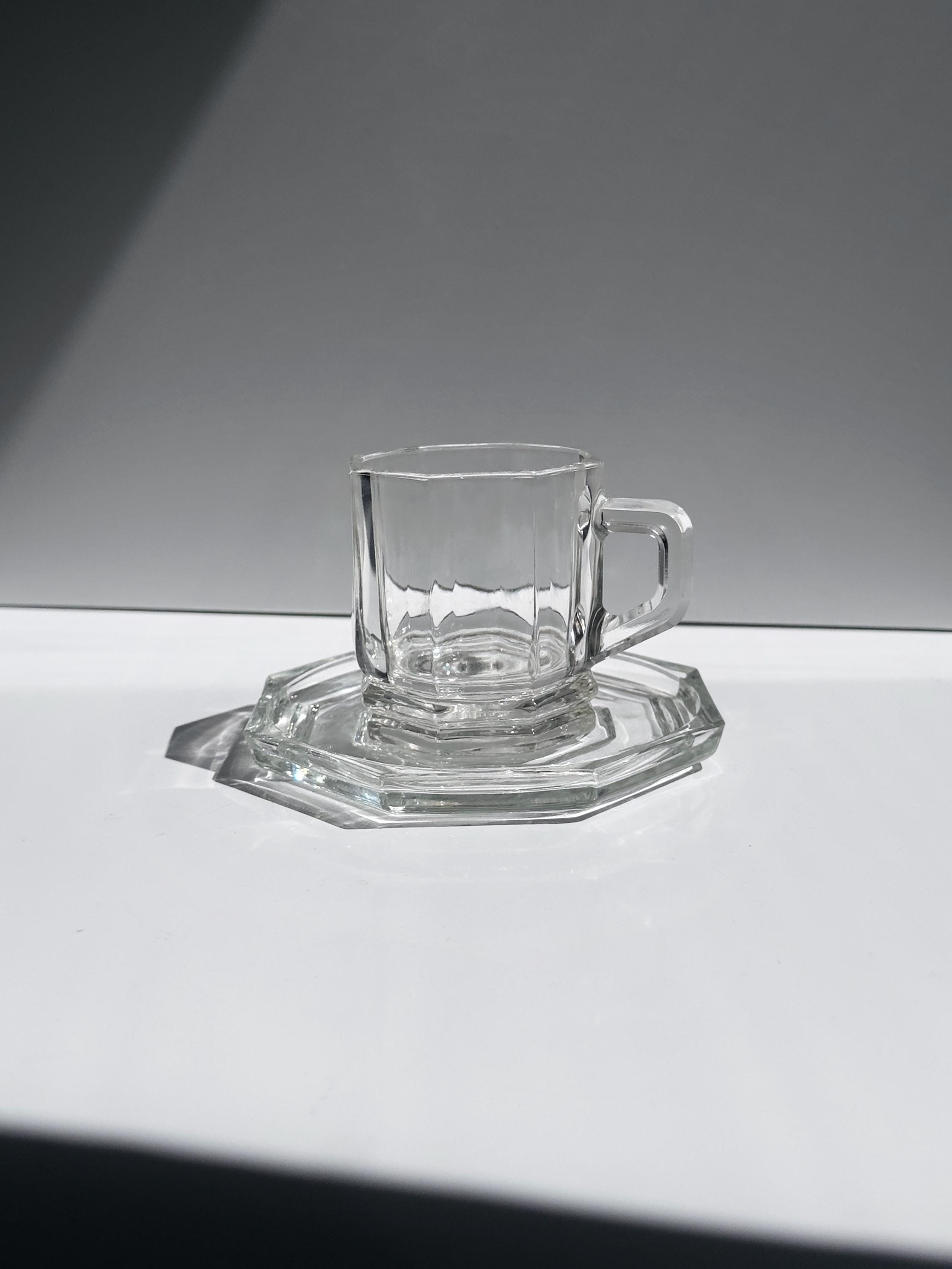 6 Vintage Glas-Espressotassen mit achteckigen Untertassen