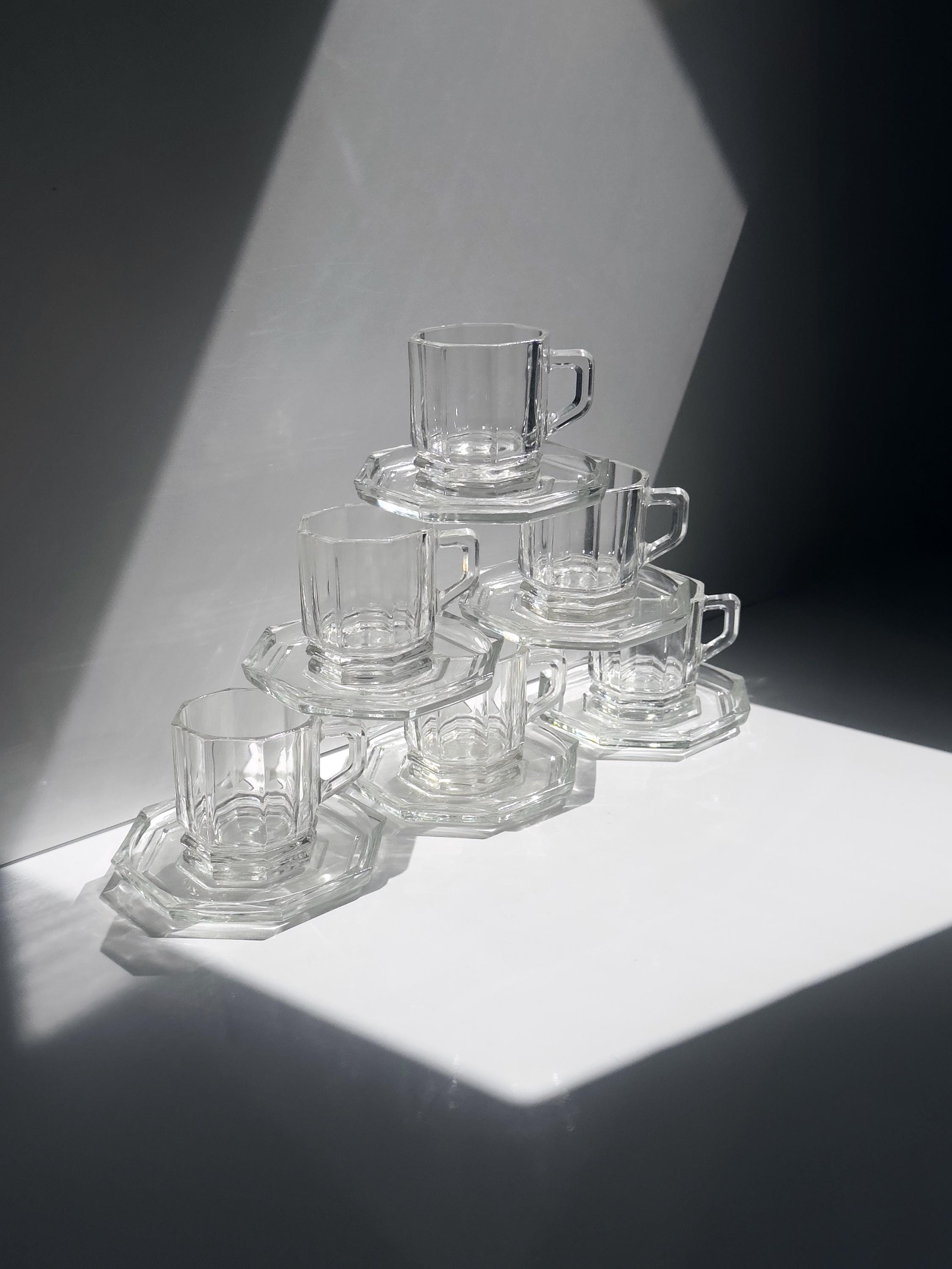 6 Vintage Glas-Espressotassen mit achteckigen Untertassen