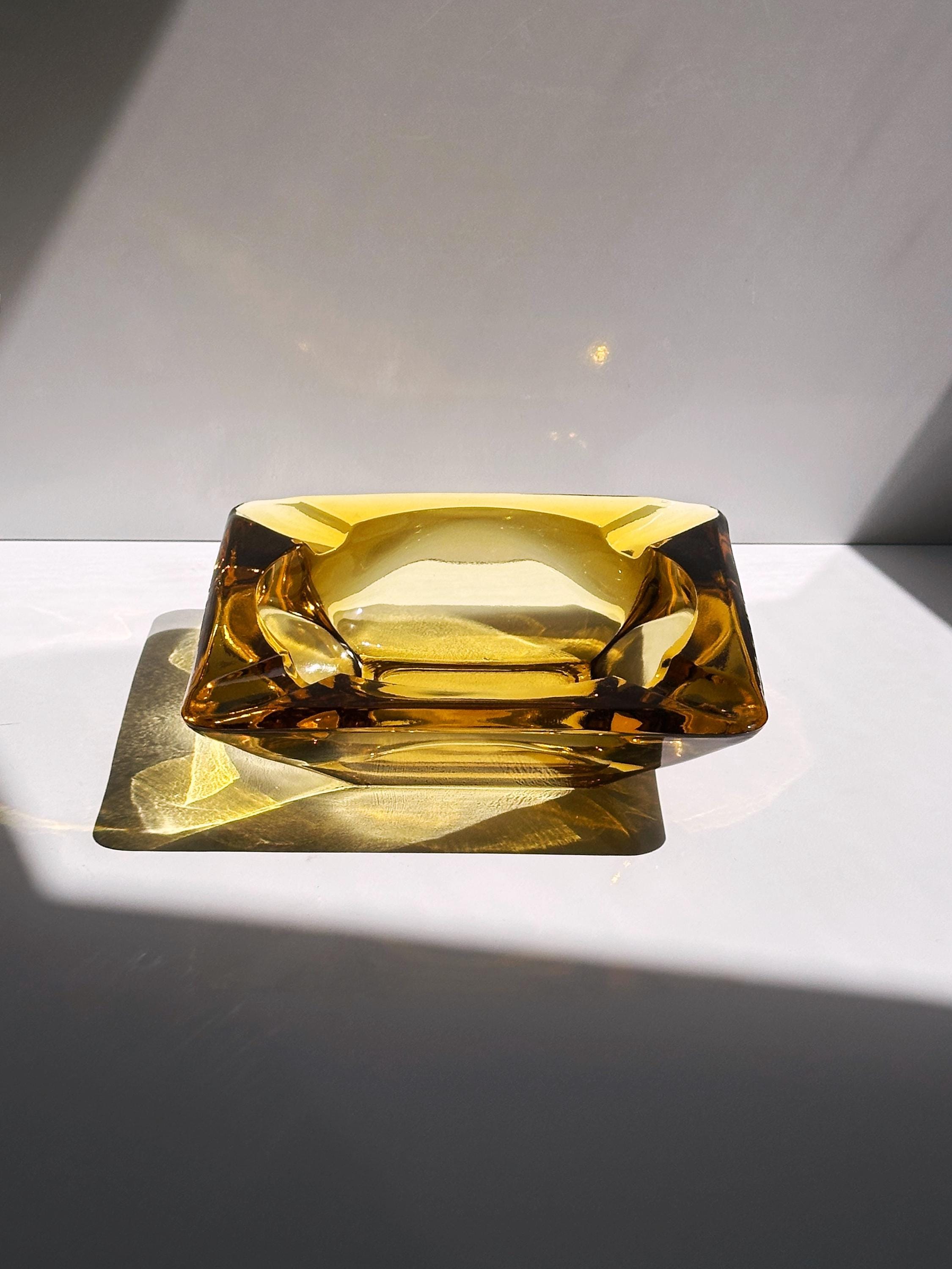 Vintage französischer Glas-Aschenbecher in Bernstein, 1980er